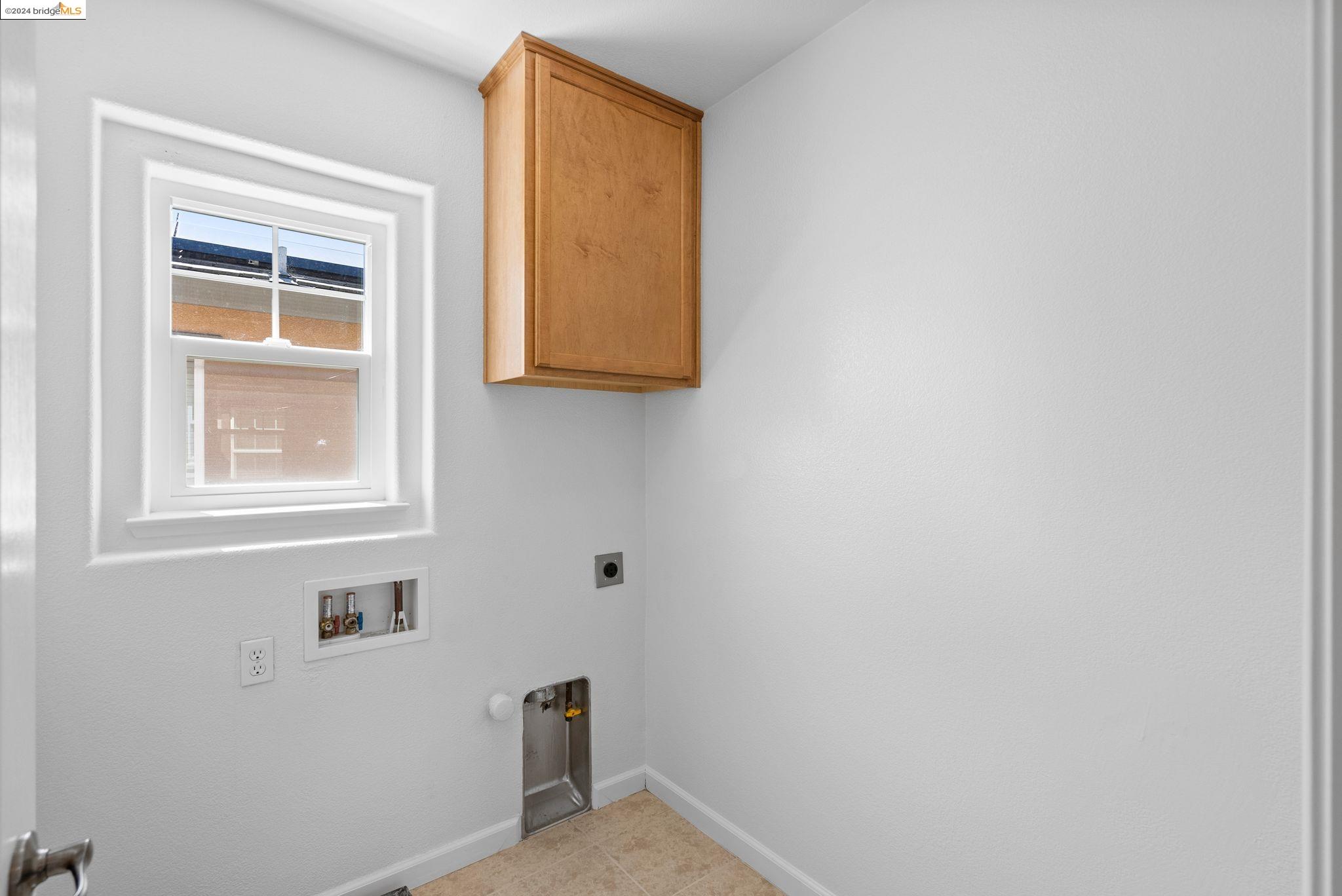 Detail Gallery Image 20 of 37 For 28545 Anchorage Lane, Hayward,  CA 94545 - 3 Beds | 2/1 Baths
