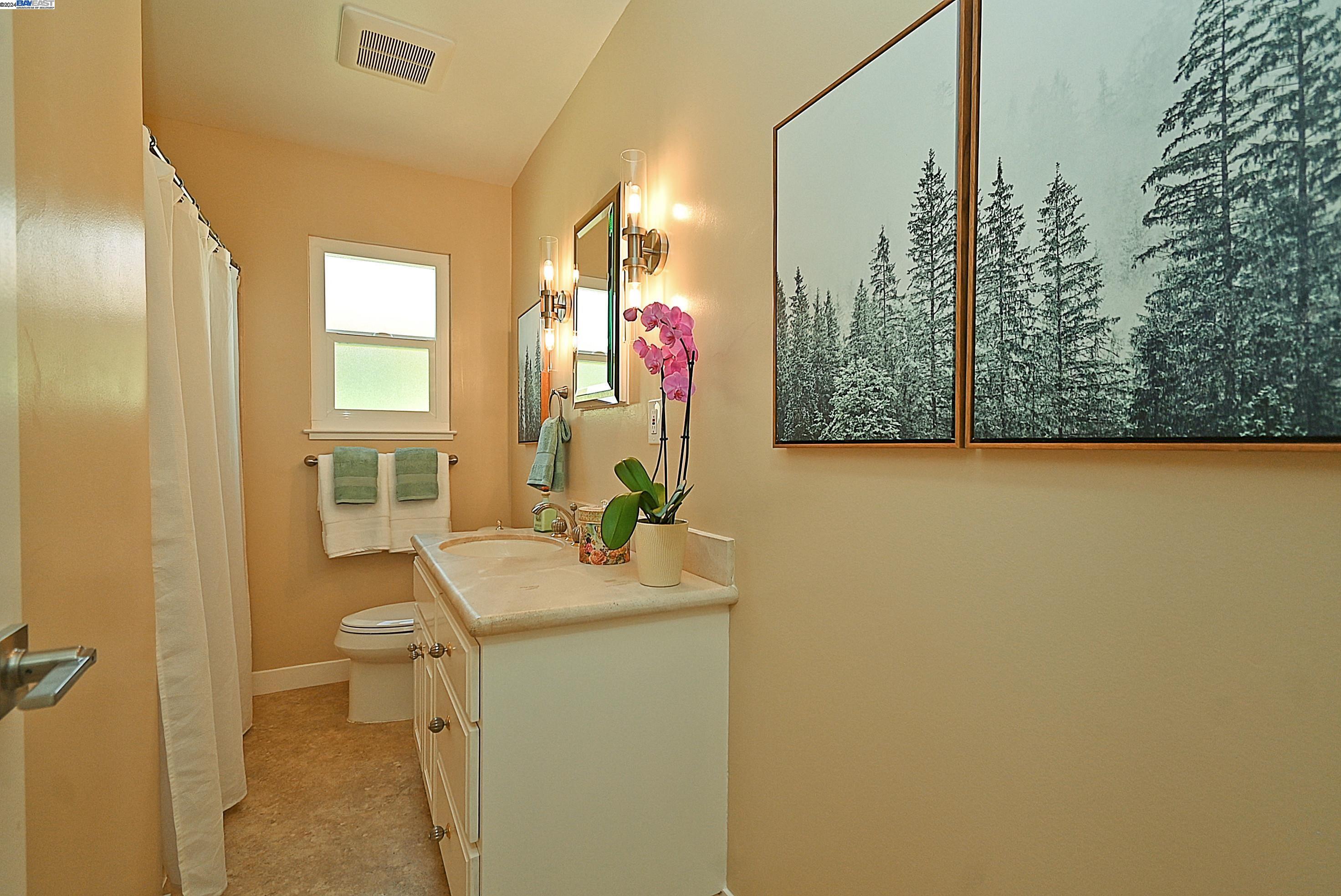 Detail Gallery Image 17 of 31 For 118 Dahlia Dr., Alameda,  CA 94502 - 3 Beds | 2 Baths