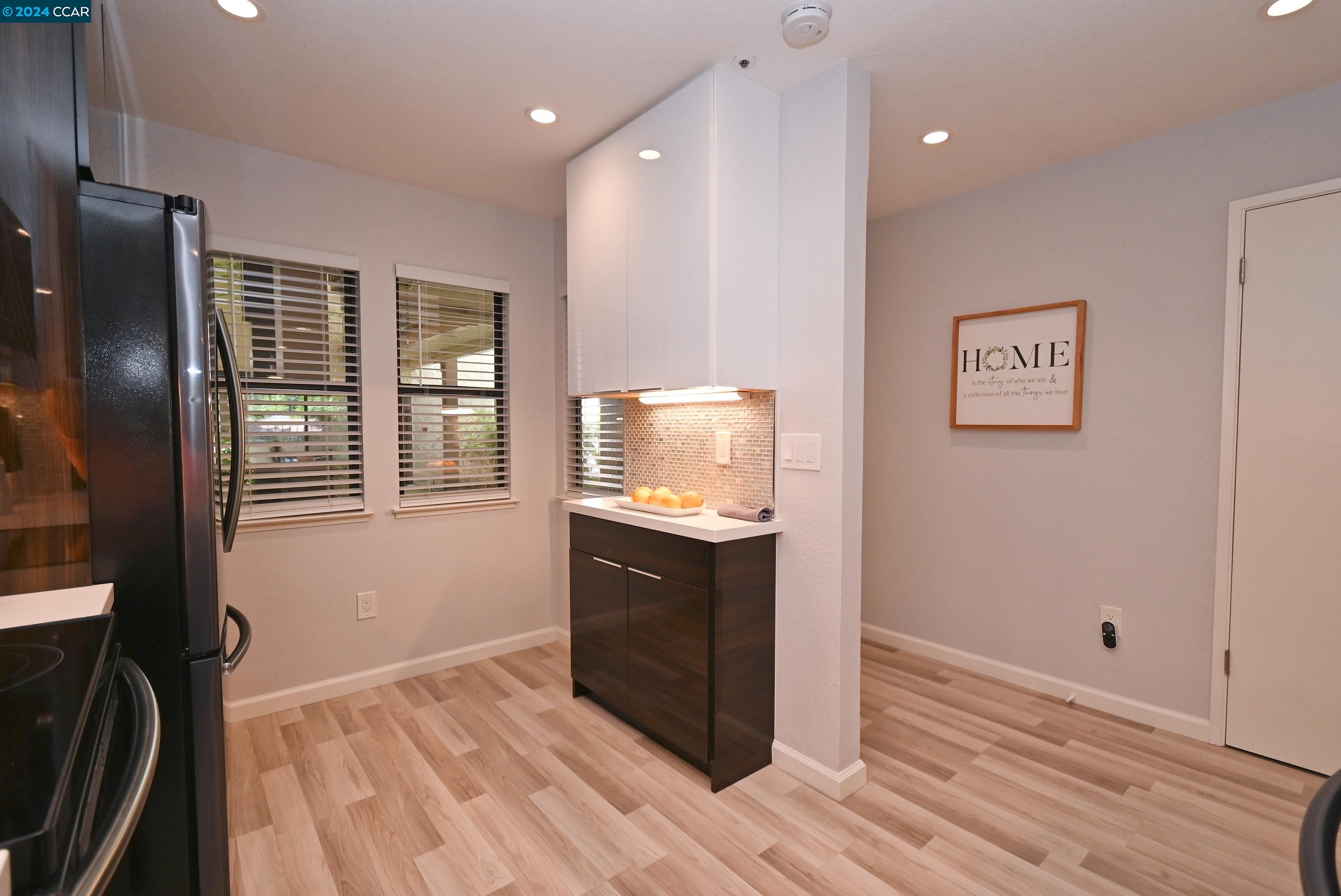 Detail Gallery Image 13 of 42 For 1213 S Villa Way, Walnut Creek,  CA 94595 - 2 Beds | 2 Baths