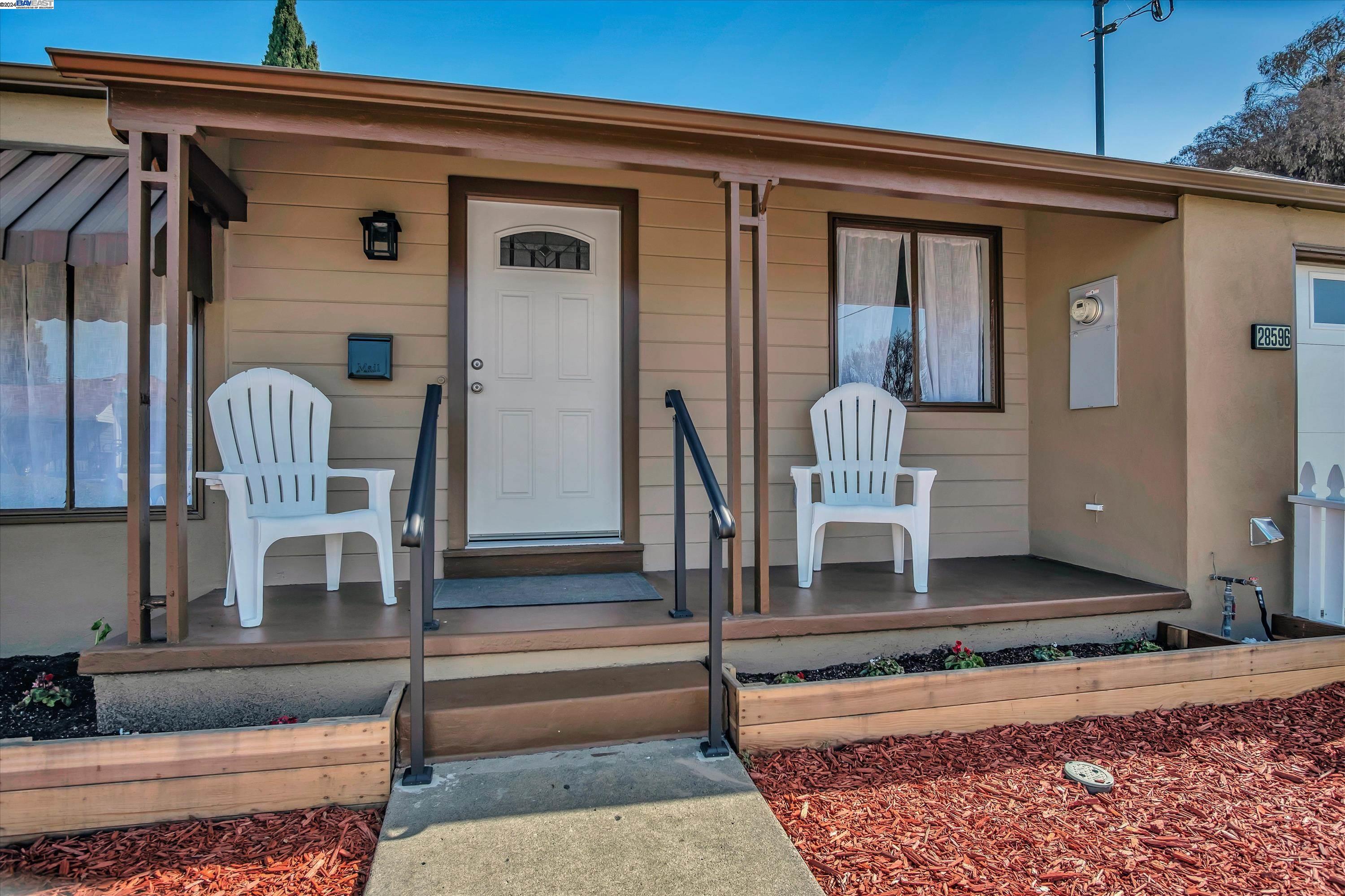 Detail Gallery Image 2 of 15 For 28596 Cole Pl, Hayward,  CA 94544 - 3 Beds | 1 Baths