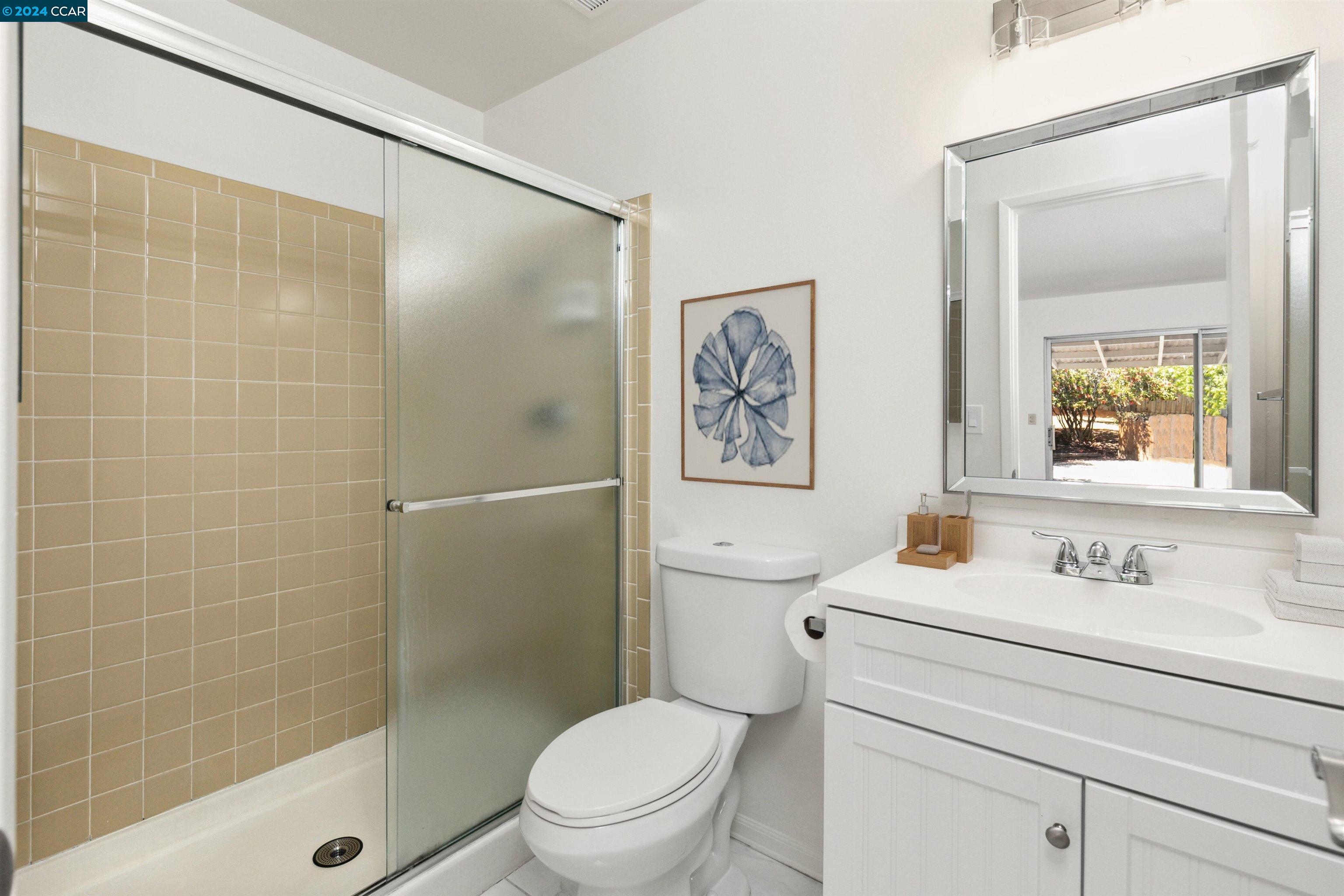 Detail Gallery Image 11 of 24 For 156 Woodview Ct, Martinez,  CA 94553 - 3 Beds | 2 Baths