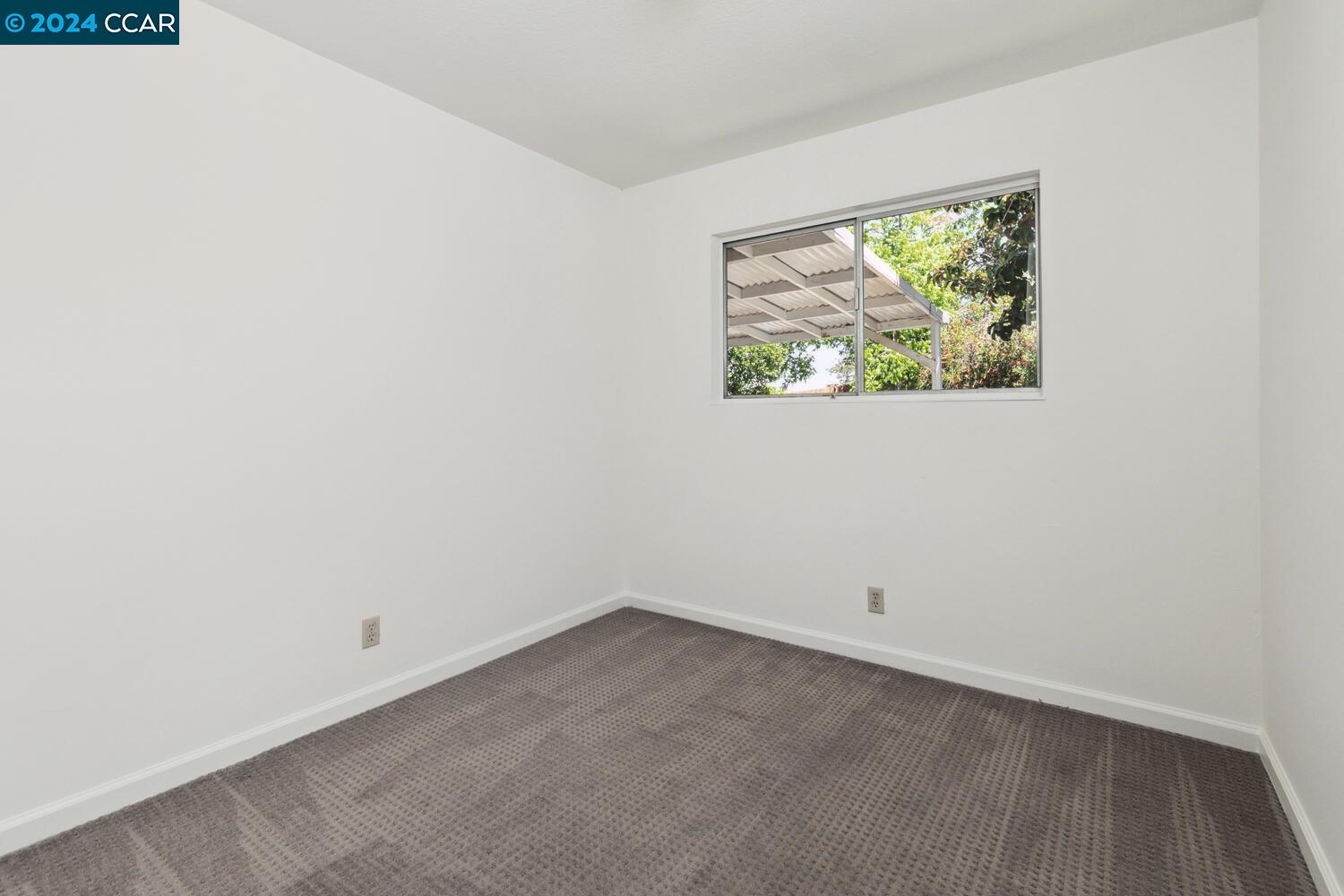 Detail Gallery Image 13 of 24 For 156 Woodview Ct, Martinez,  CA 94553 - 3 Beds | 2 Baths