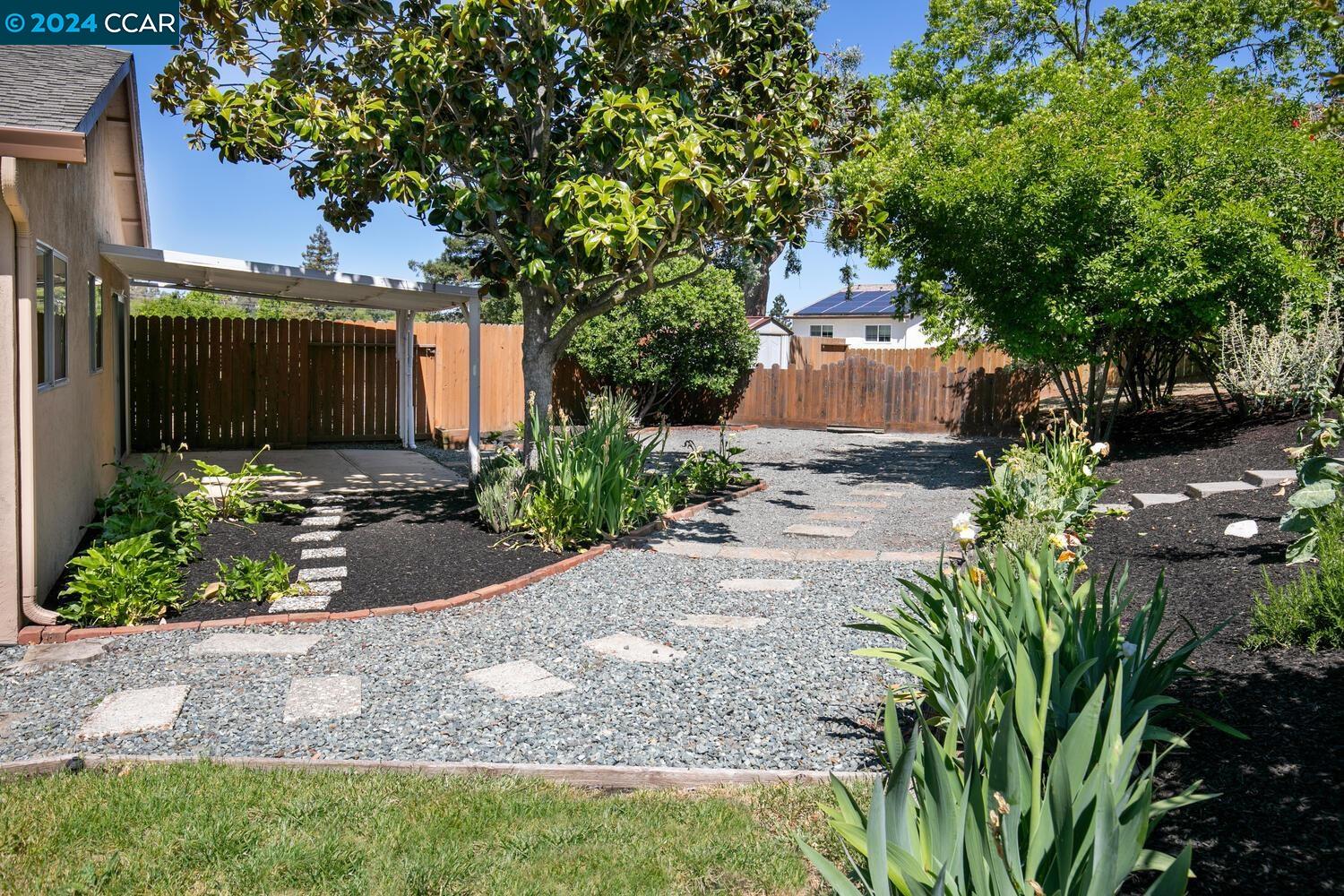 Detail Gallery Image 19 of 24 For 156 Woodview Ct, Martinez,  CA 94553 - 3 Beds | 2 Baths