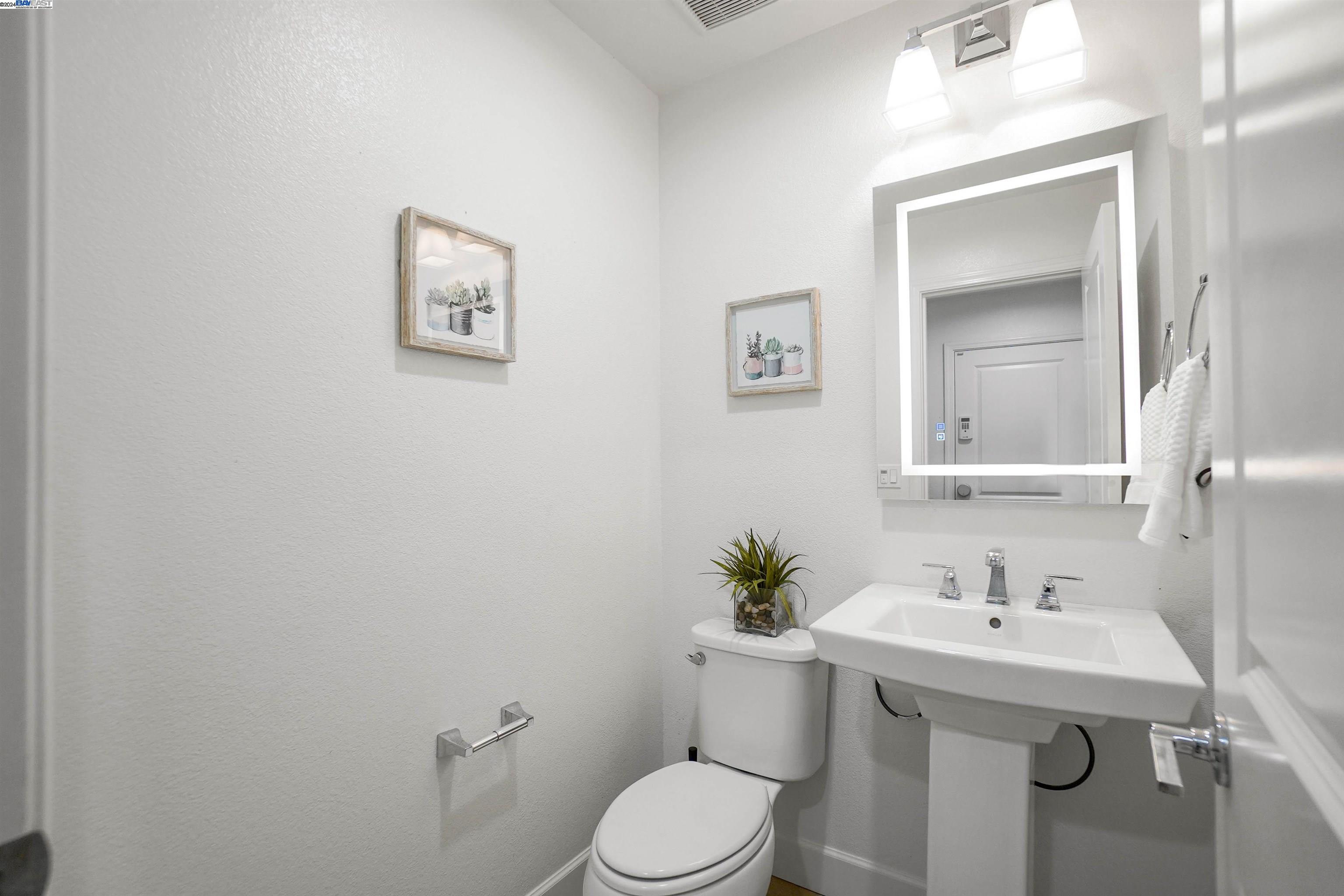 Detail Gallery Image 9 of 47 For 8559 Dunes Way, Newark,  CA 94560 - 4 Beds | 2/1 Baths