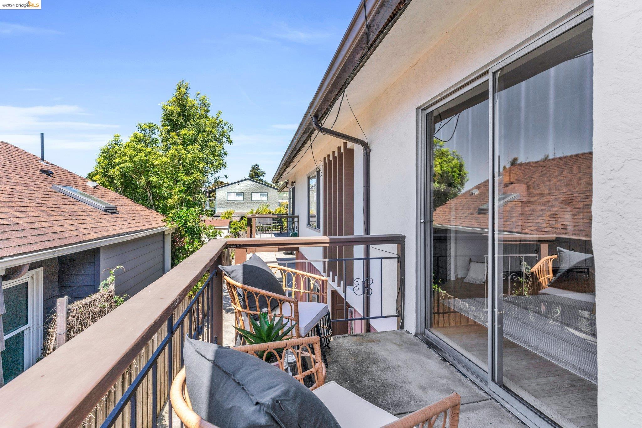 Detail Gallery Image 32 of 40 For 1233 Broadway #C,  Alameda,  CA 94501 - 3 Beds | 2 Baths