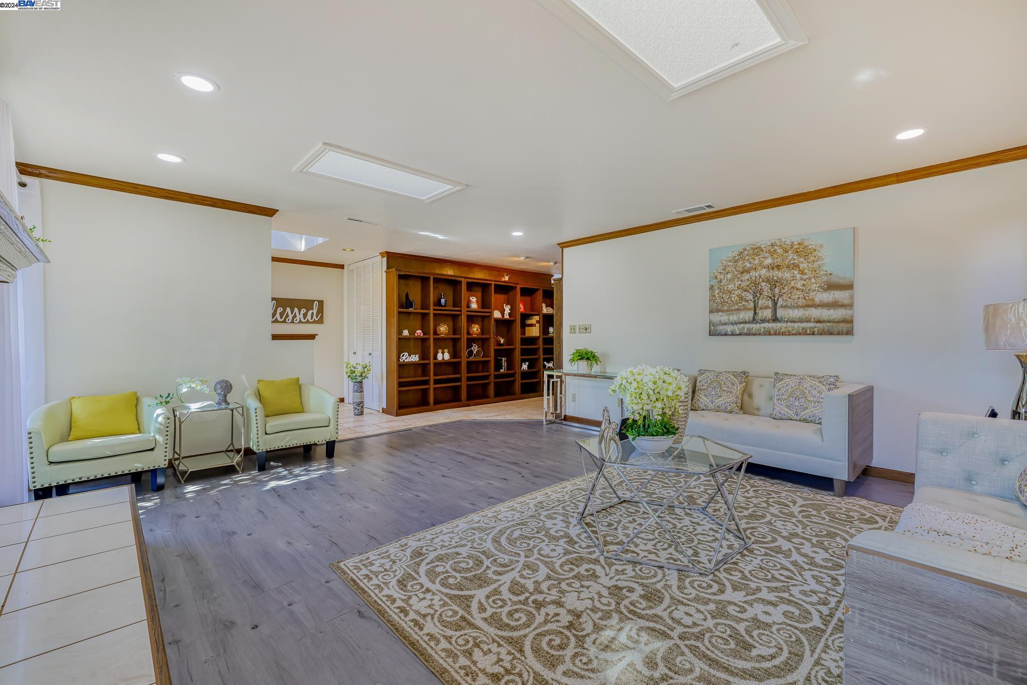 Detail Gallery Image 9 of 60 For 19164 Christensen Ct, Castro Valley,  CA 94546 - 3 Beds | 2 Baths