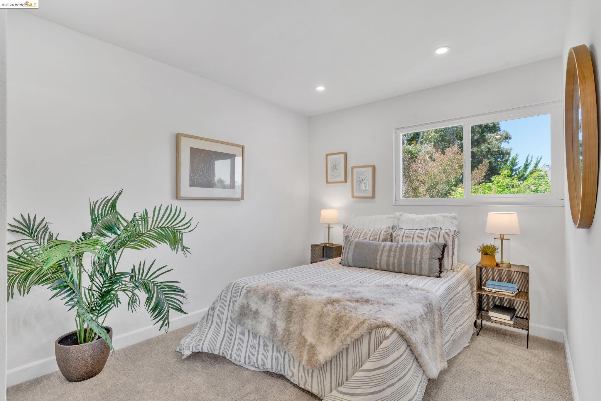 Detail Gallery Image 24 of 39 For 384 Anchor Way, Alameda,  CA 94501 - 3 Beds | 1/1 Baths
