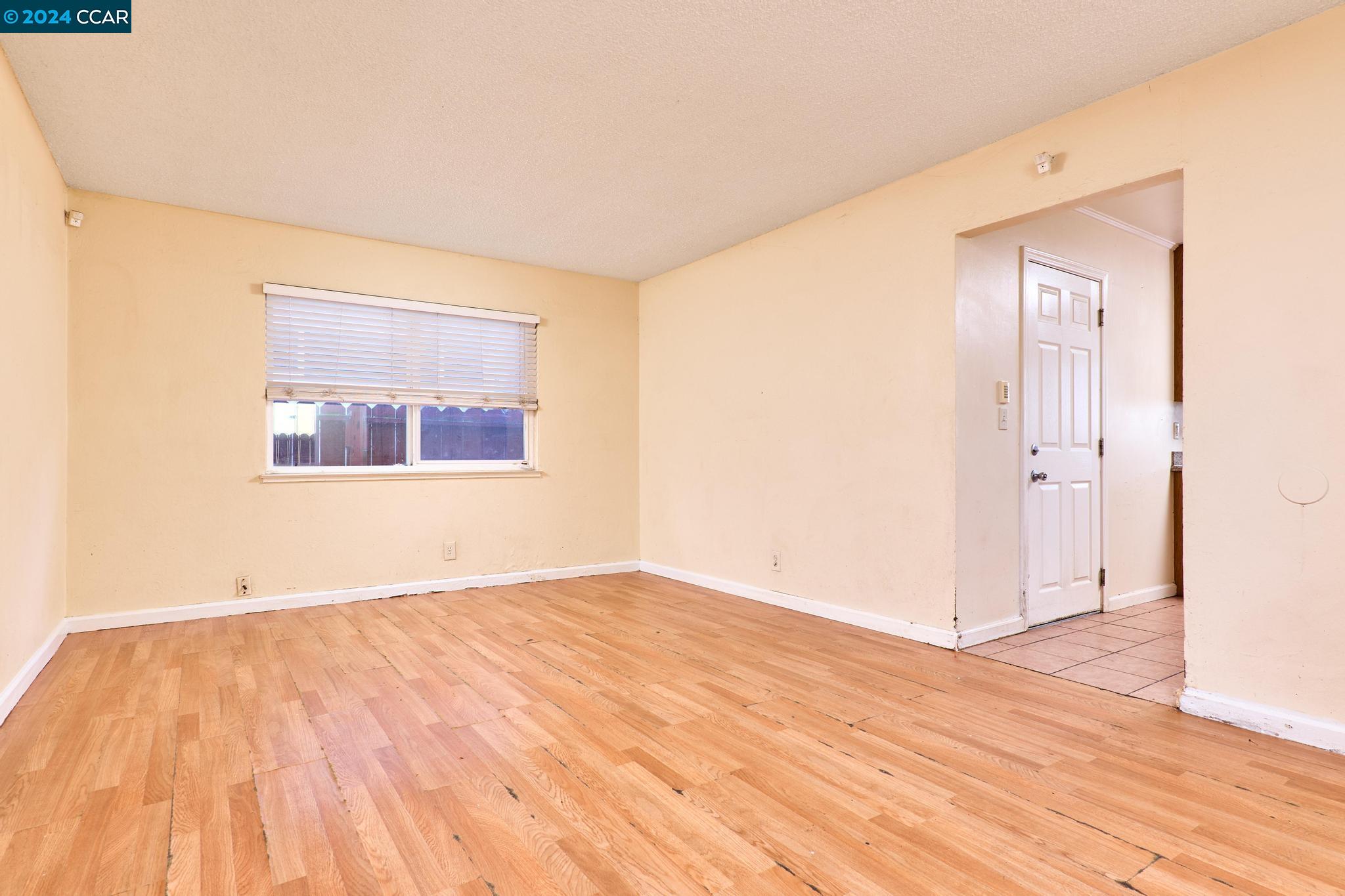 Detail Gallery Image 13 of 19 For 160 S 33rd St, Richmond,  CA 94804 - 3 Beds | 1/1 Baths