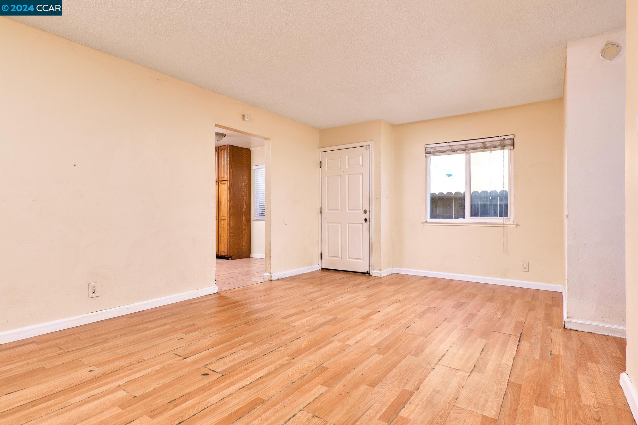 Detail Gallery Image 14 of 19 For 160 S 33rd St, Richmond,  CA 94804 - 3 Beds | 1/1 Baths