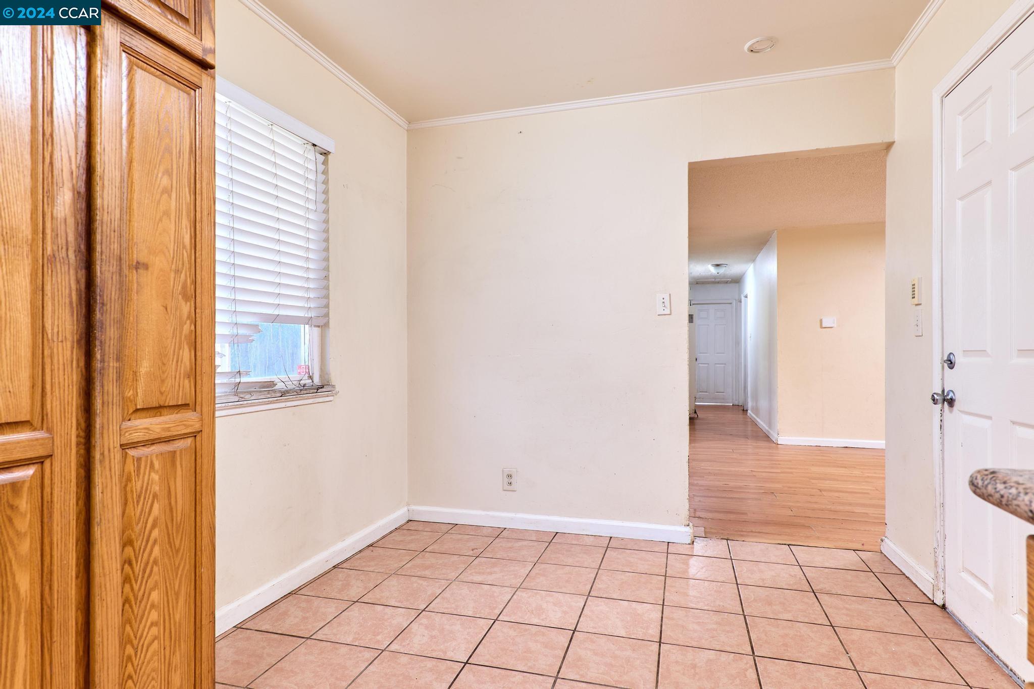 Detail Gallery Image 5 of 19 For 160 S 33rd St, Richmond,  CA 94804 - 3 Beds | 1/1 Baths