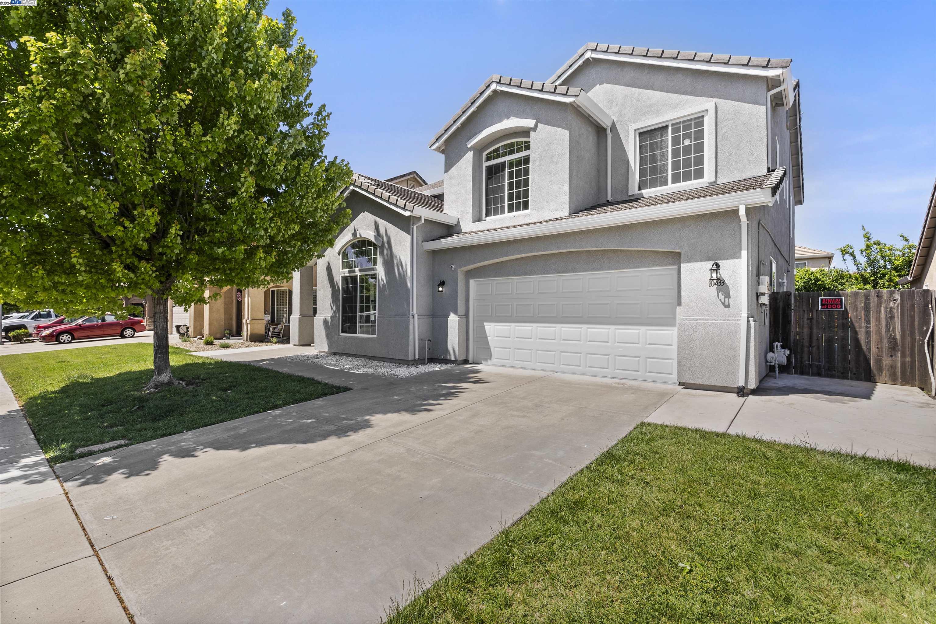 Detail Gallery Image 1 of 24 For 10433 Lone Star Way, Stockton,  CA 95209 - 5 Beds | 3/1 Baths