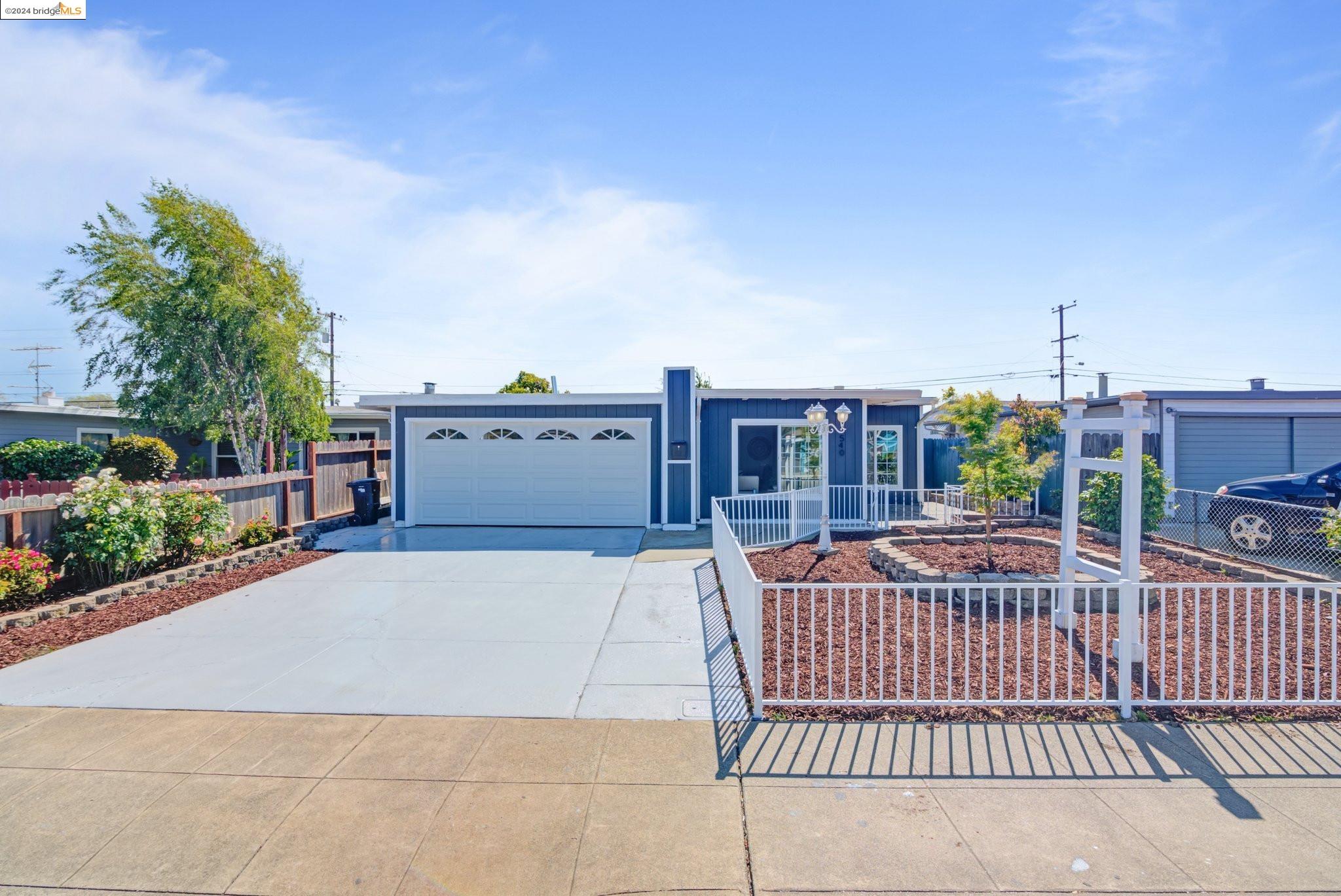 Detail Gallery Image 1 of 1 For 1540 S Norfolk St, San Mateo,  CA 94401 - 3 Beds | 2 Baths