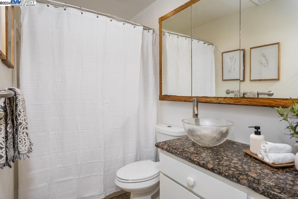 Detail Gallery Image 14 of 33 For 16564 Ehle St, San Leandro,  CA 94578 - 2 Beds | 1 Baths