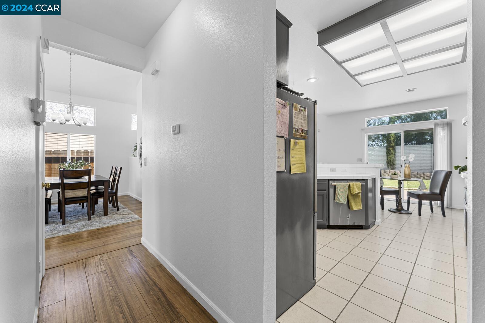 Detail Gallery Image 8 of 49 For 295 Avalon Cir, Pittsburg,  CA 94565 - 3 Beds | 2 Baths