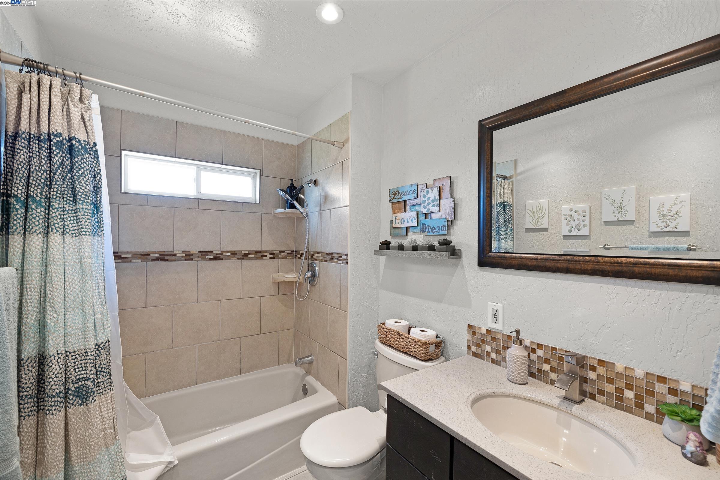 Detail Gallery Image 21 of 29 For 1704 via Amigos, San Lorenzo,  CA 94580 - 4 Beds | 2/1 Baths