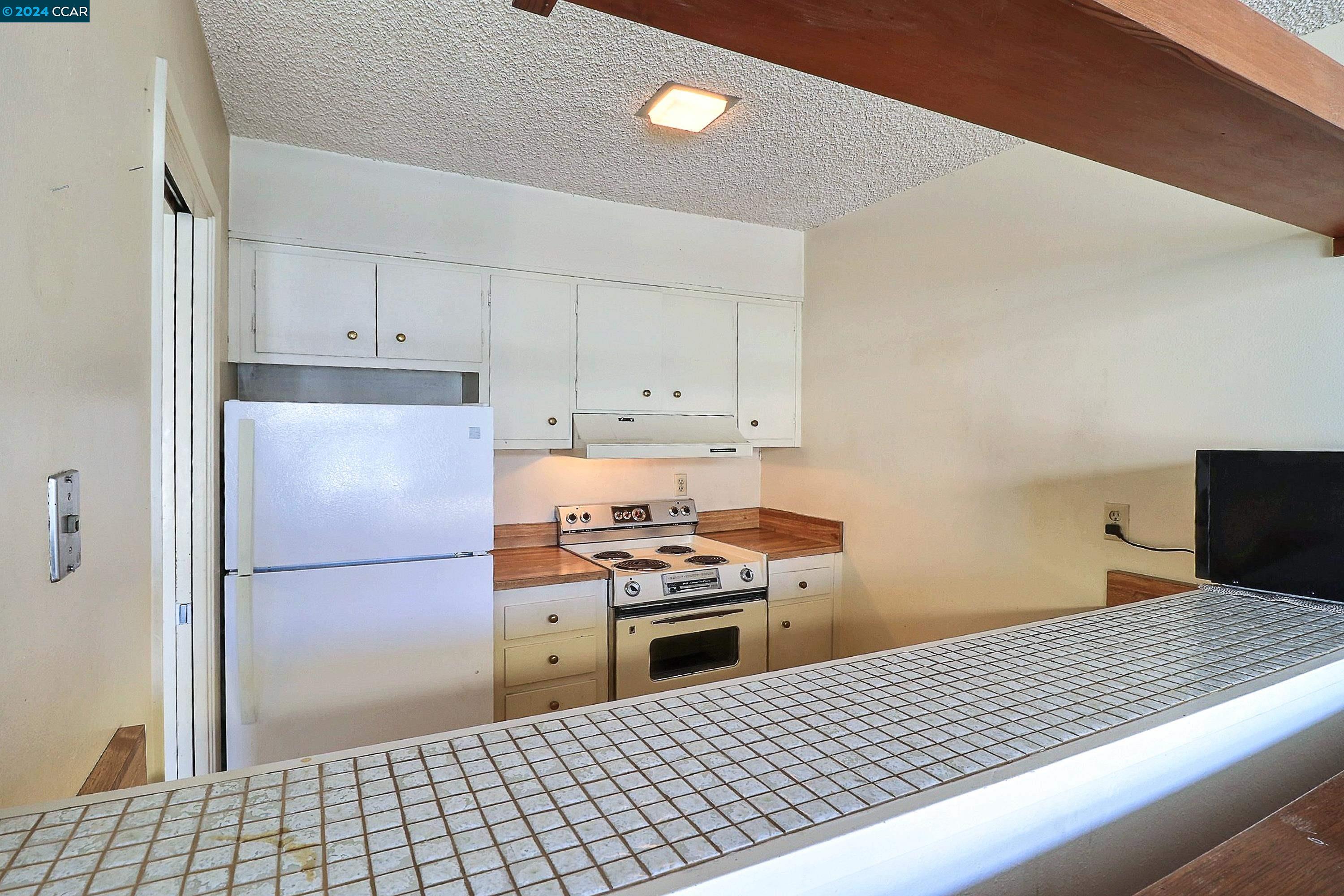Detail Gallery Image 14 of 32 For 811 York St, Oakland,  CA 94610 - 1 Beds | 1 Baths