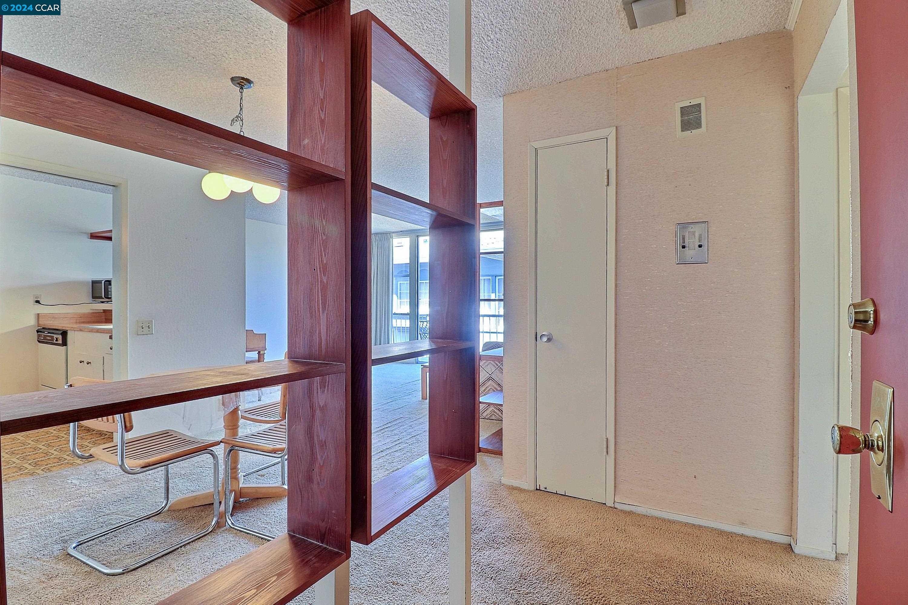 Detail Gallery Image 10 of 32 For 811 York St, Oakland,  CA 94610 - 1 Beds | 1 Baths