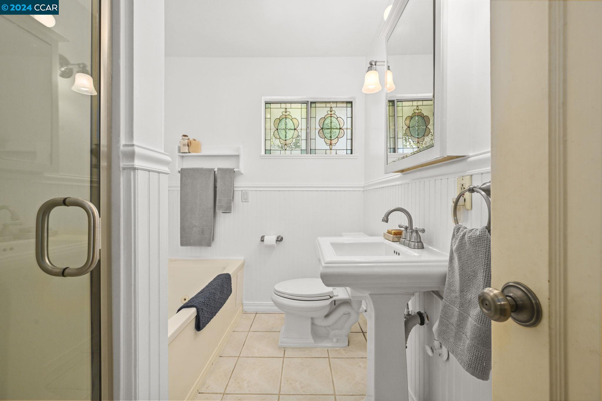 Detail Gallery Image 17 of 36 For 231 Elaine Dr, Pleasant Hill,  CA 94523 - 3 Beds | 1/1 Baths