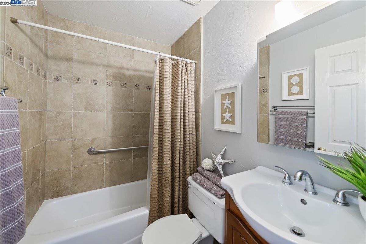 Detail Gallery Image 36 of 52 For 6869 Sunnyslope Ave, Castro Valley,  CA 94552 - 4 Beds | 2/1 Baths