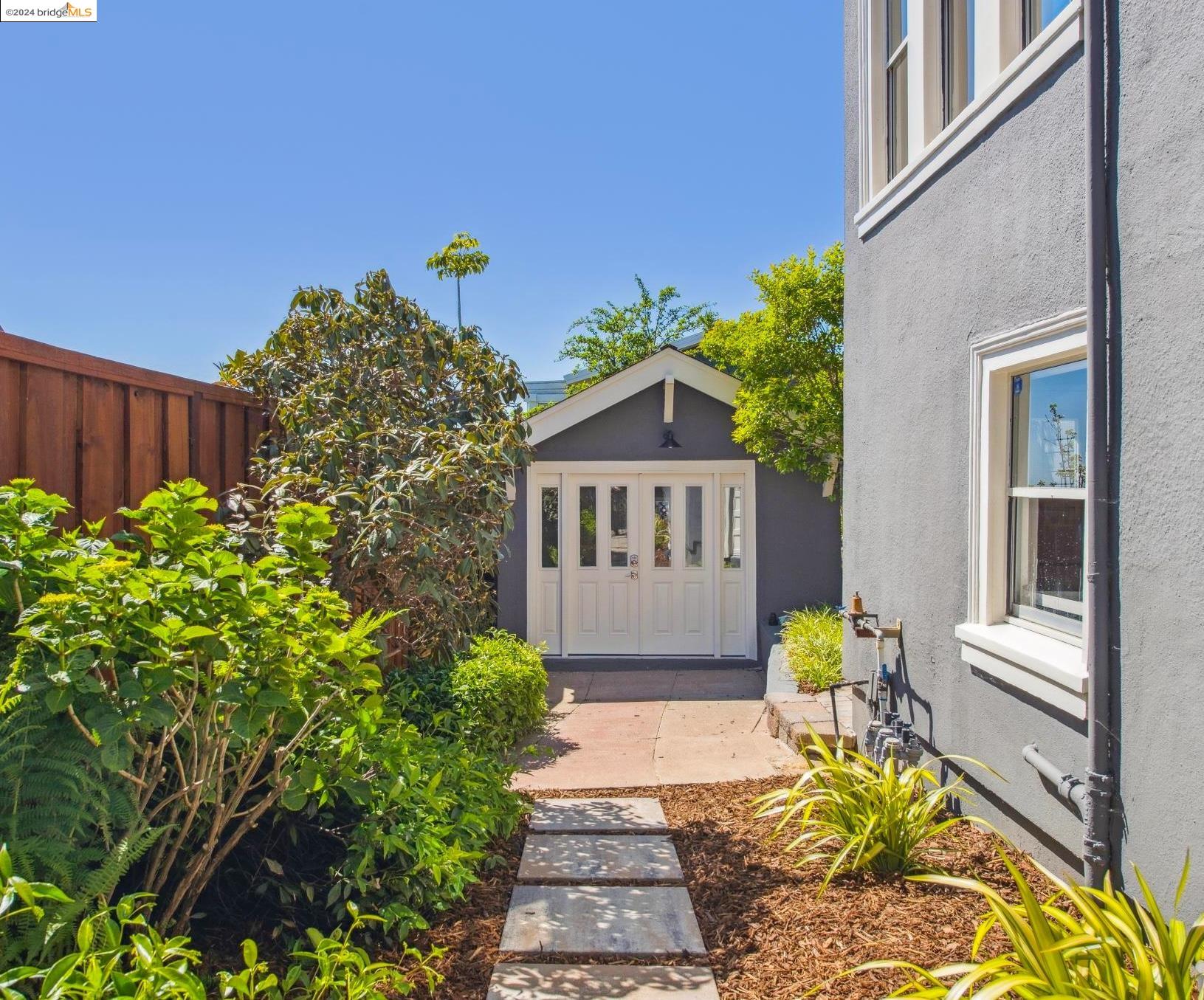 Detail Gallery Image 54 of 60 For 4679 Edgewood Ave, Oakland,  CA 94602 - 3 Beds | 2 Baths