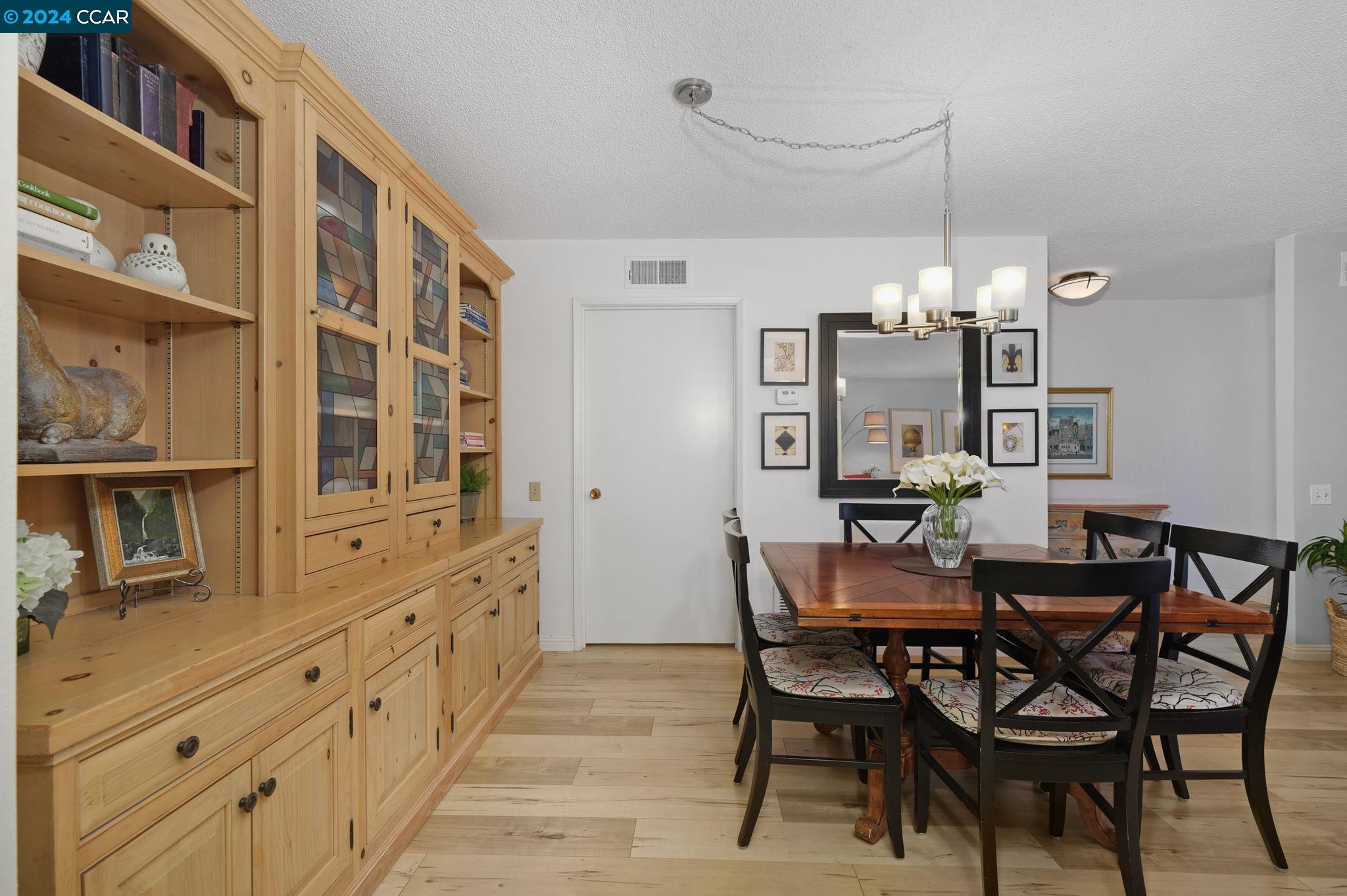 Detail Gallery Image 7 of 26 For 2233 Pine Knoll Drive #2,  Walnut Creek,  CA 94595 - 1 Beds | 1 Baths