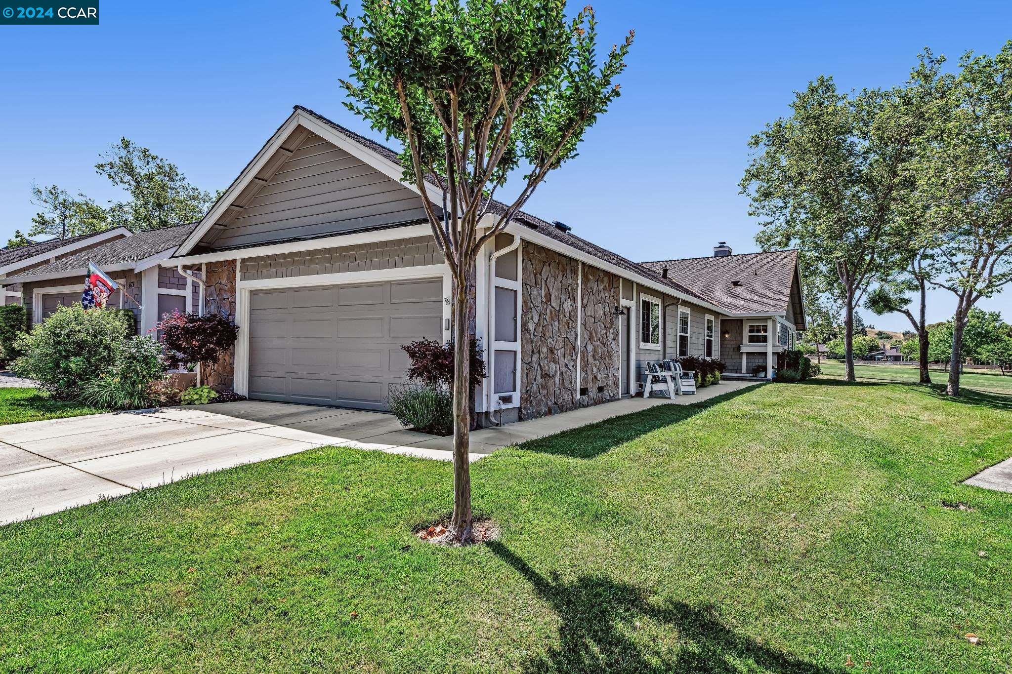 MLS: 41059299 Condo For Sale
