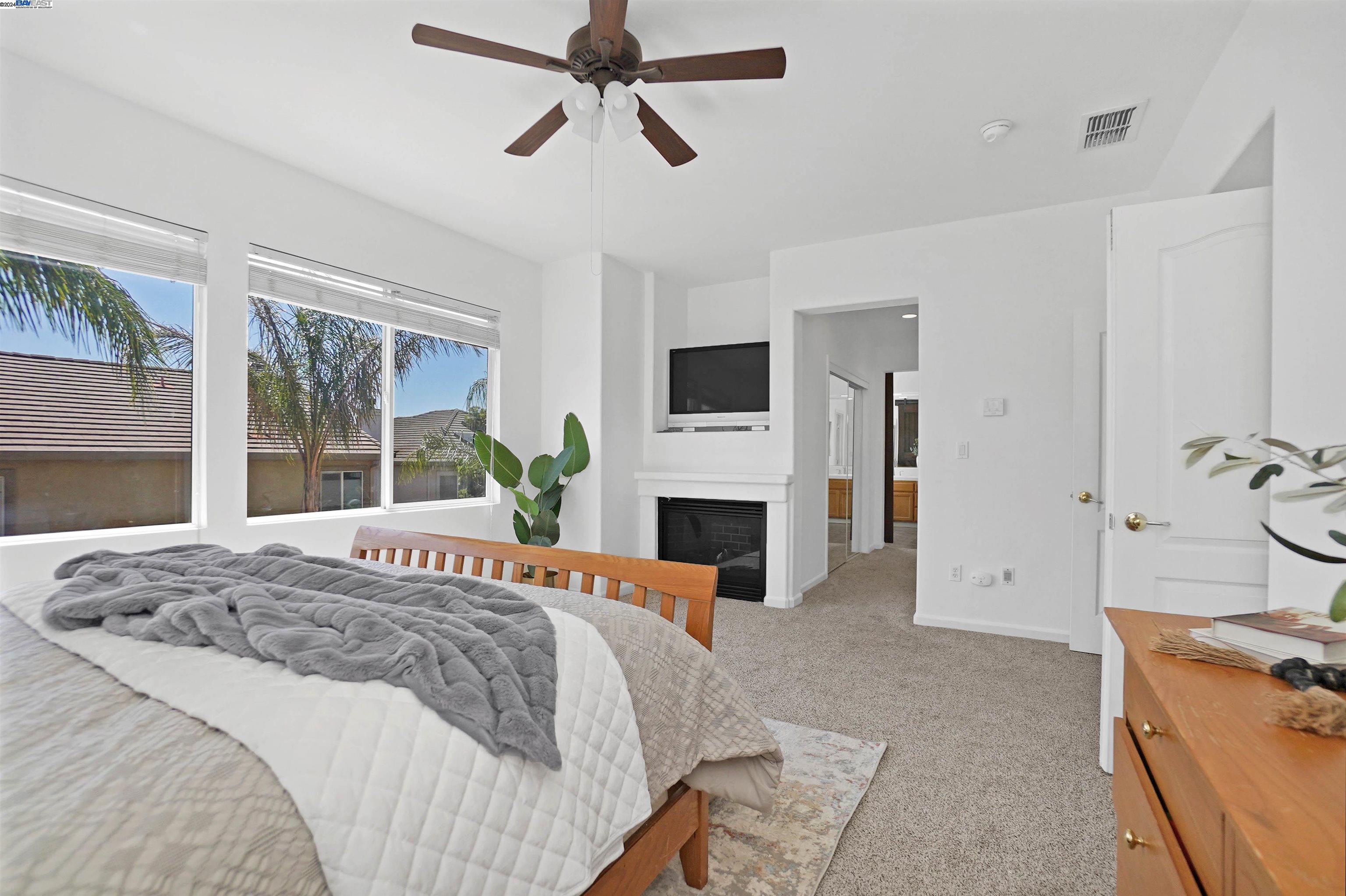 Detail Gallery Image 19 of 32 For 2071 Redbud Way, Antioch,  CA 94509 - 4 Beds | 2/1 Baths