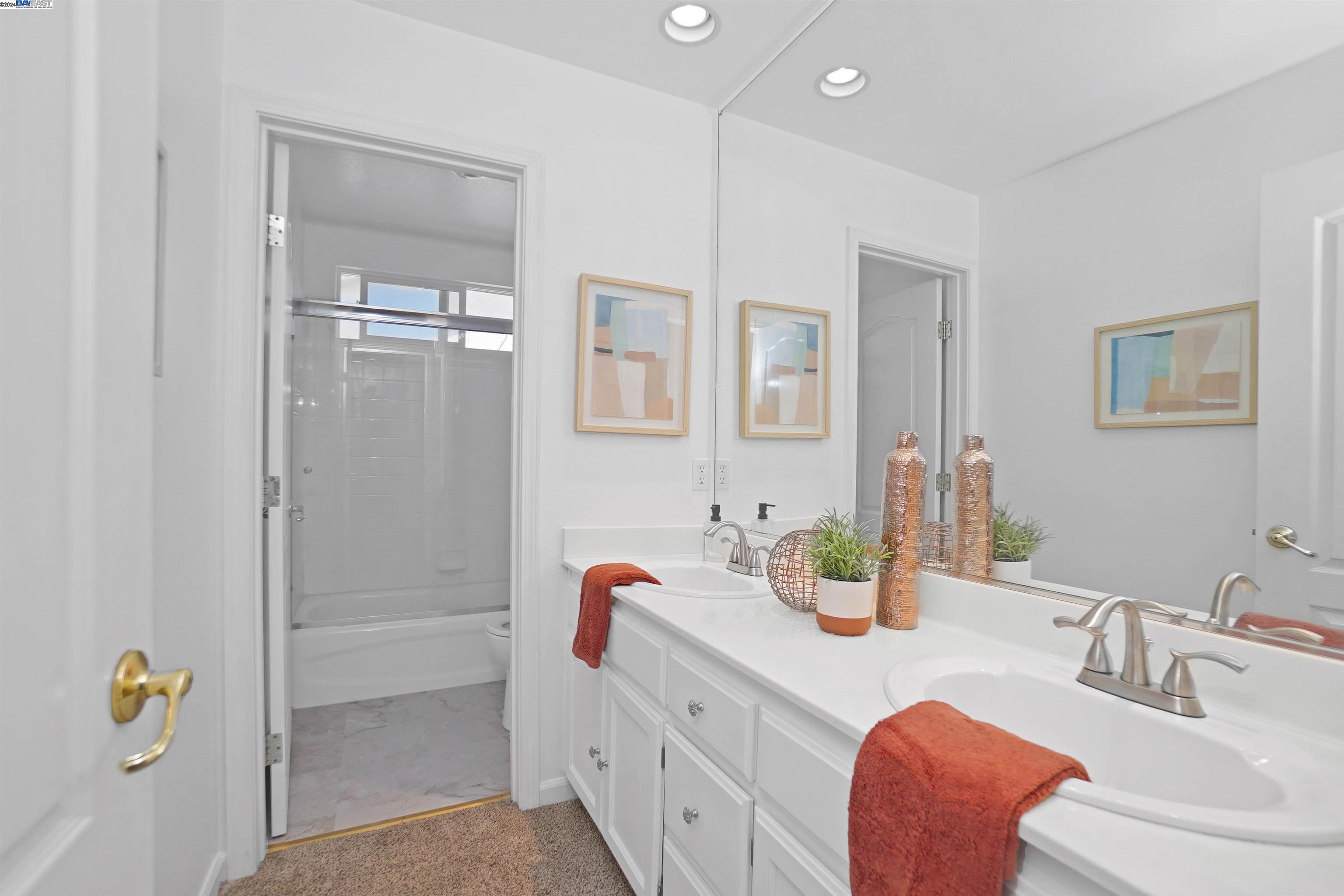 Detail Gallery Image 24 of 32 For 2071 Redbud Way, Antioch,  CA 94509 - 4 Beds | 2/1 Baths