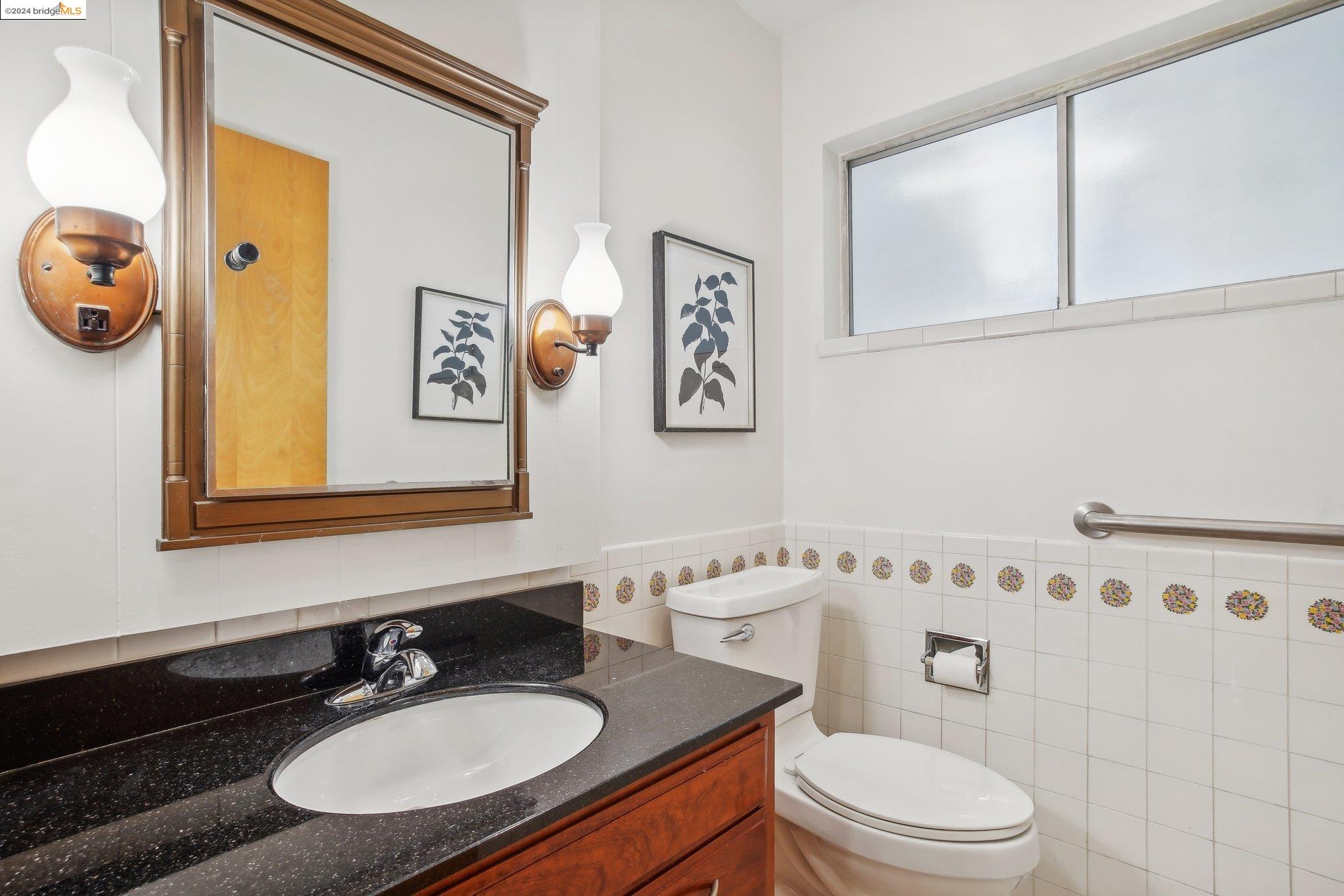 Detail Gallery Image 42 of 59 For 11181 Ettrick St, Oakland,  CA 94605 - 5 Beds | 3/1 Baths
