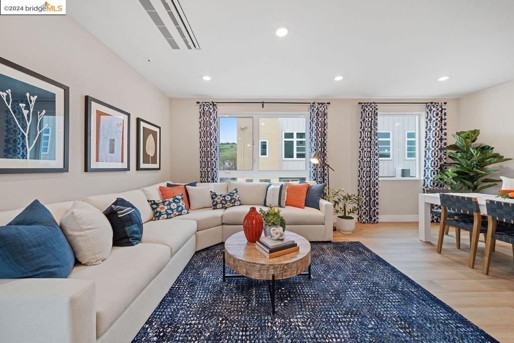 MLS: 41059323 Condo For Sale