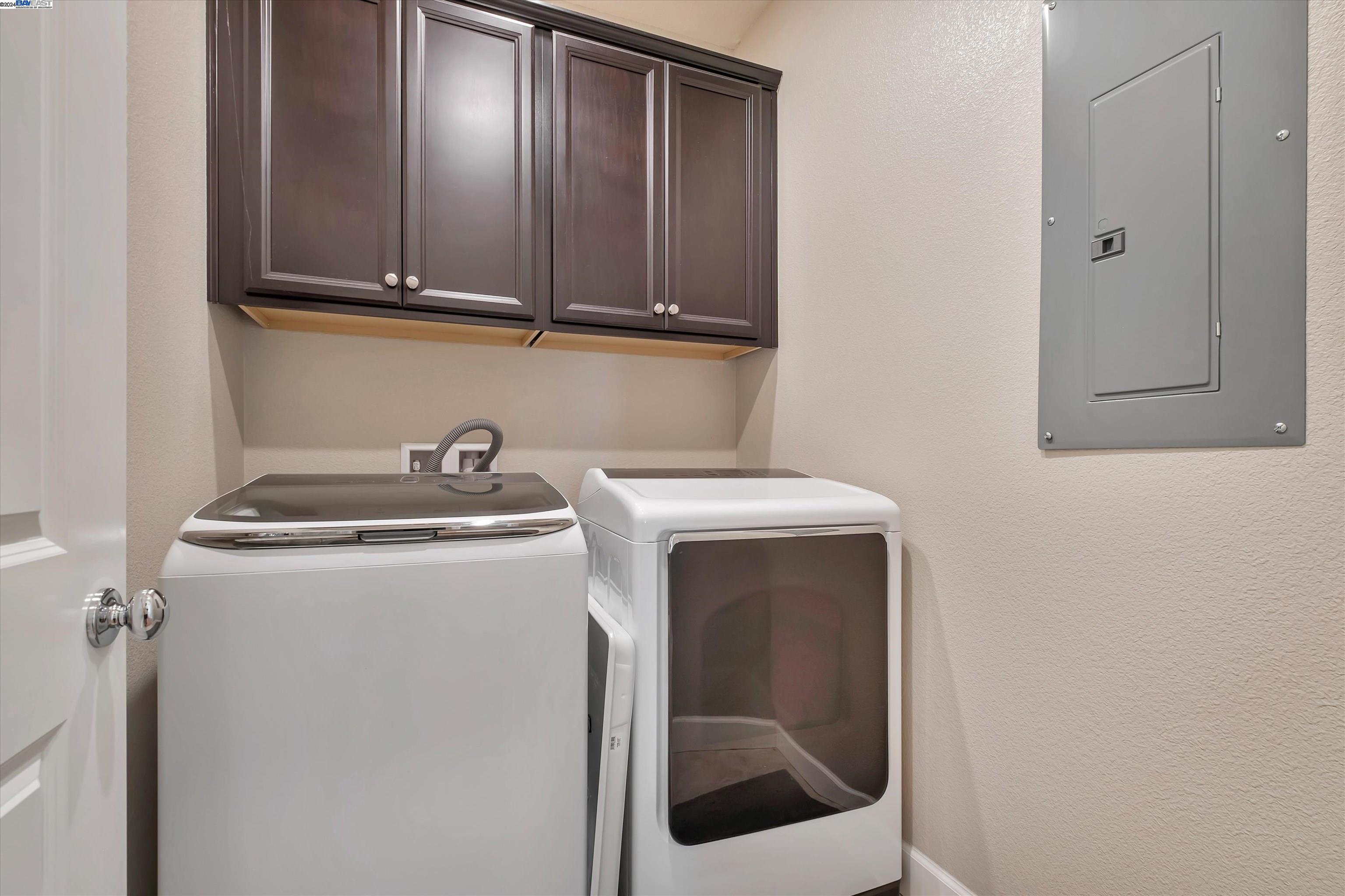 Detail Gallery Image 12 of 41 For 1563 Denton Ave, Hayward,  CA 94545 - 4 Beds | 2/1 Baths