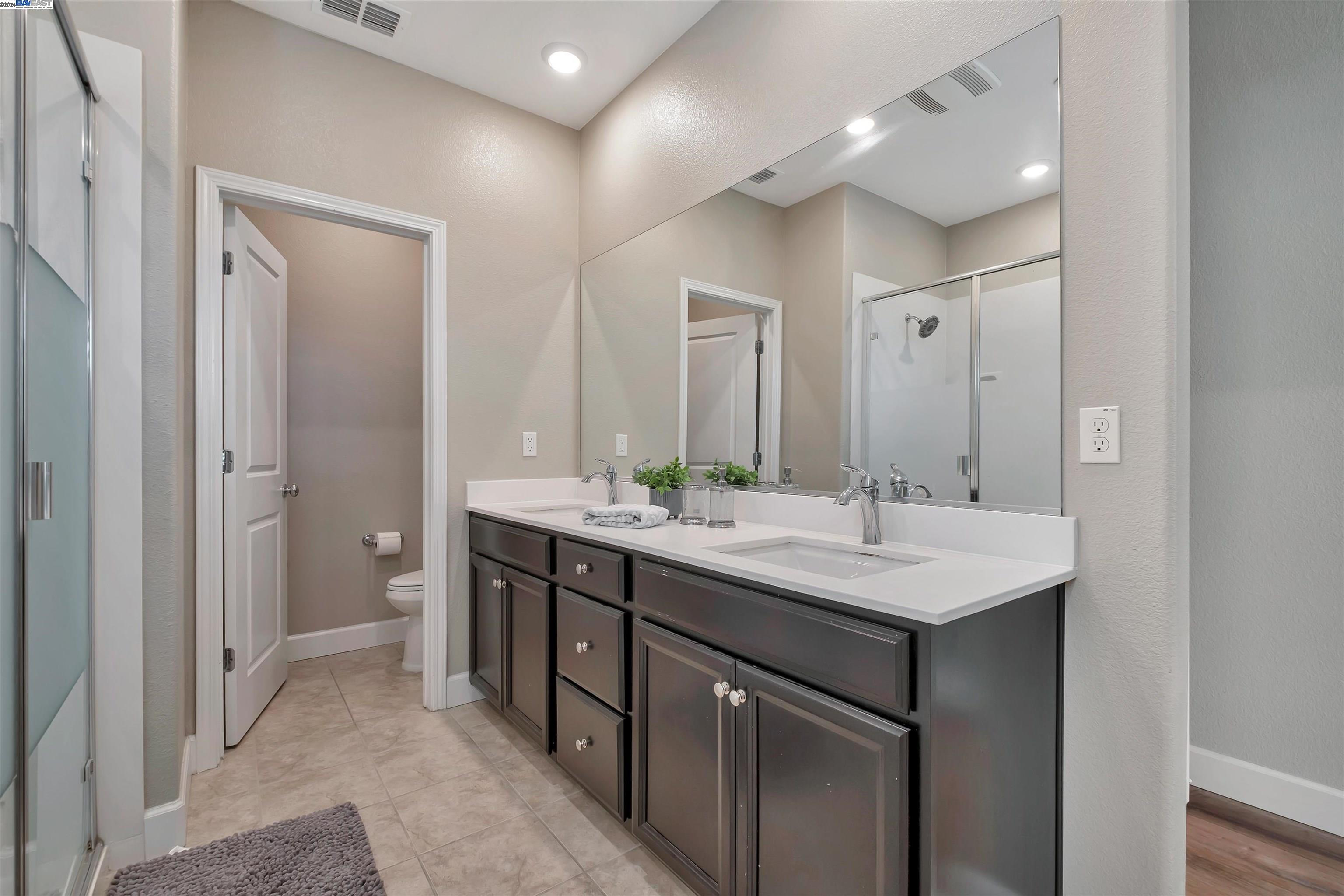 Detail Gallery Image 8 of 41 For 1563 Denton Ave, Hayward,  CA 94545 - 4 Beds | 2/1 Baths