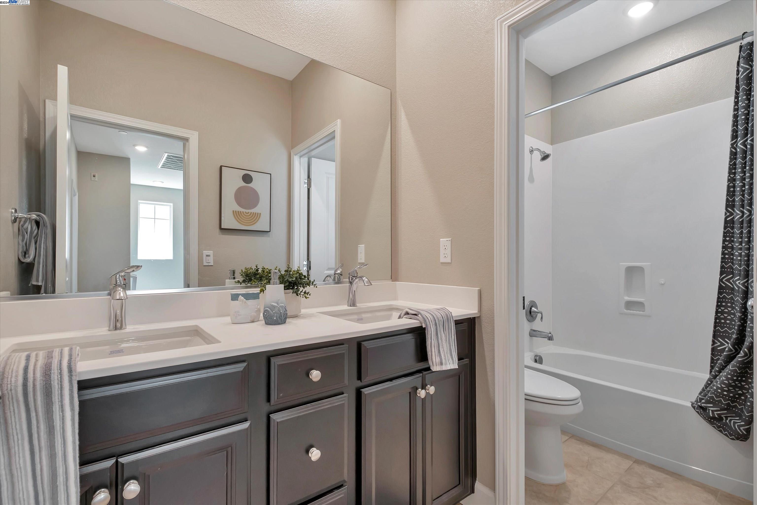 Detail Gallery Image 10 of 41 For 1563 Denton Ave, Hayward,  CA 94545 - 4 Beds | 2/1 Baths