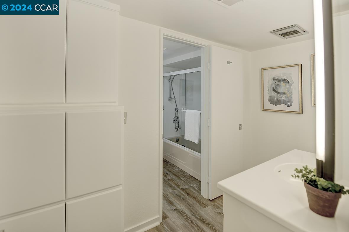Detail Gallery Image 45 of 60 For 3248 Tice Creek Dr #2,  Walnut Creek,  CA 94595 - 3 Beds | 2/1 Baths