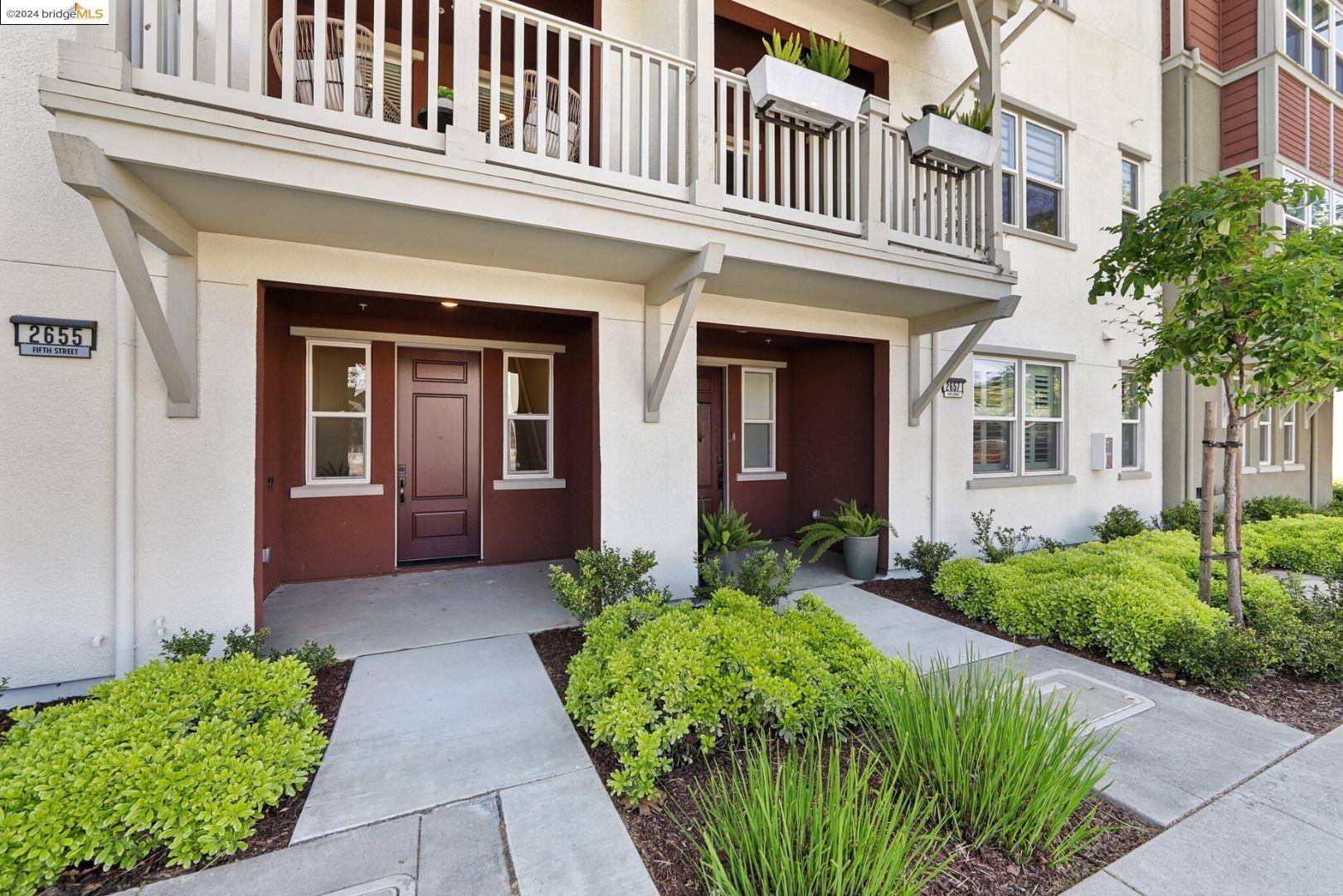 Detail Gallery Image 2 of 48 For 2655 5th St, Alameda,  CA 94501 - 3 Beds | 2/1 Baths
