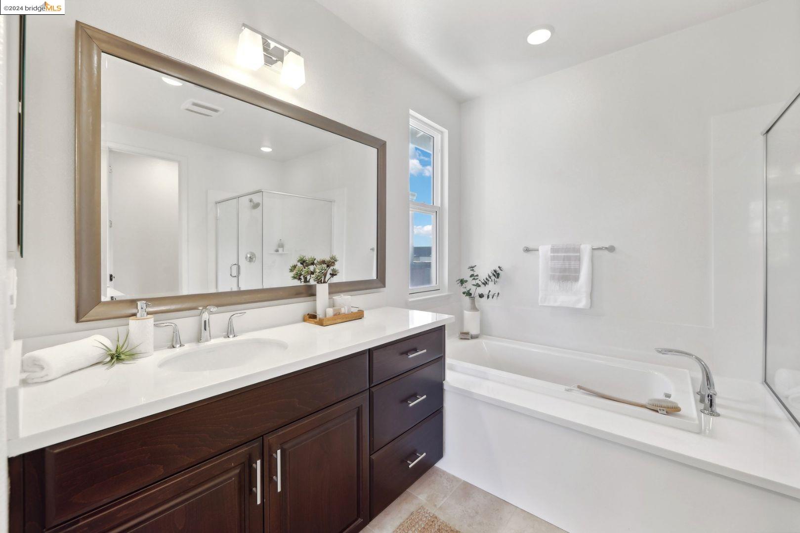 Detail Gallery Image 26 of 48 For 2655 5th St, Alameda,  CA 94501 - 3 Beds | 2/1 Baths