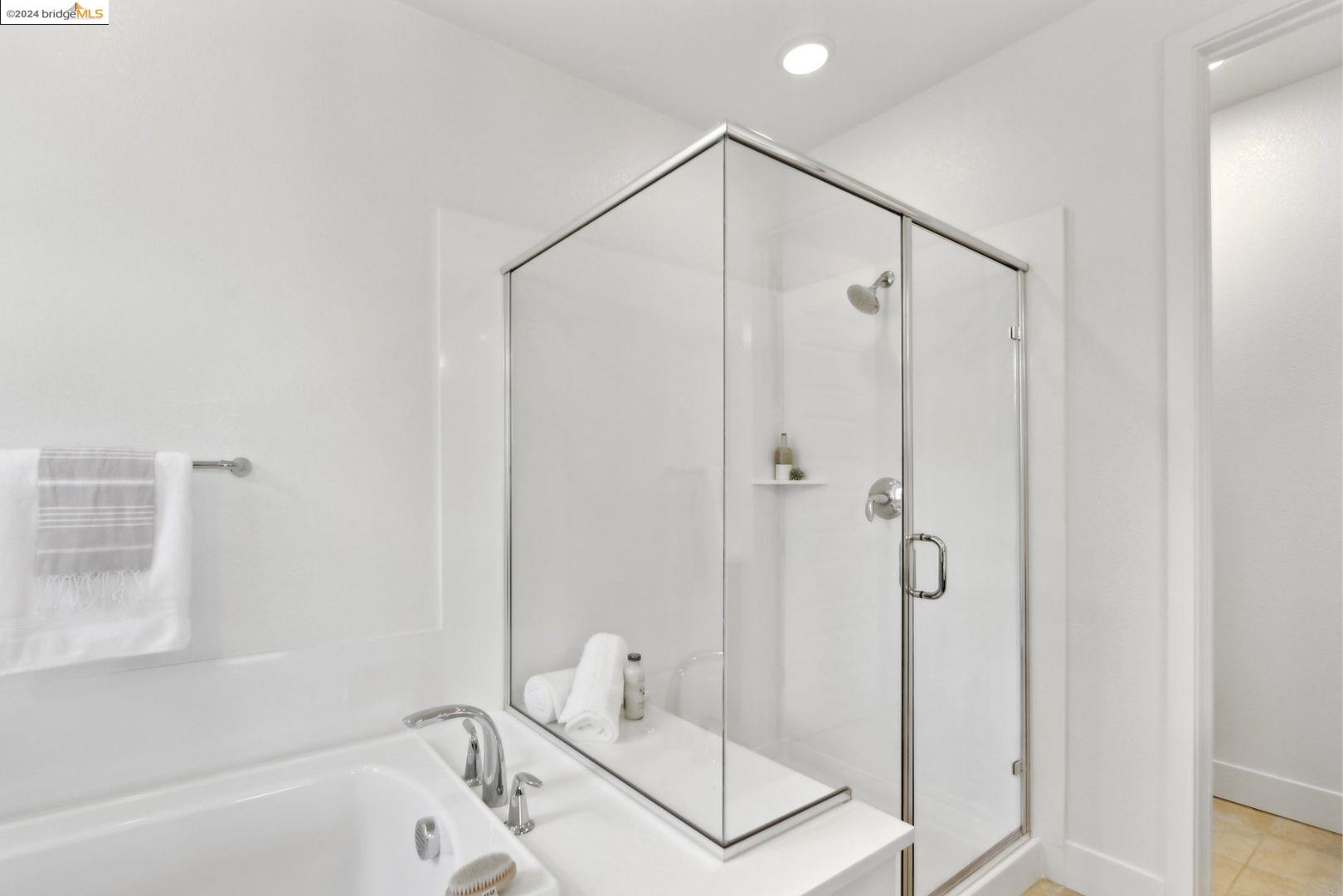 Detail Gallery Image 27 of 48 For 2655 5th St, Alameda,  CA 94501 - 3 Beds | 2/1 Baths
