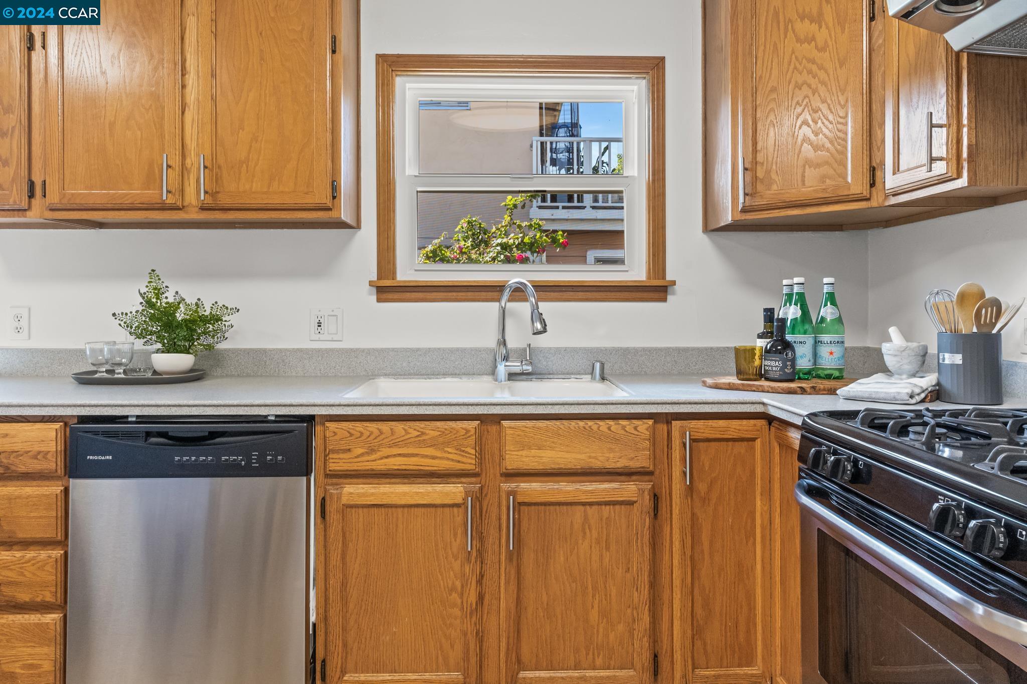Detail Gallery Image 21 of 52 For 16120 Marcella St, San Leandro,  CA 94578 - 3 Beds | 2 Baths