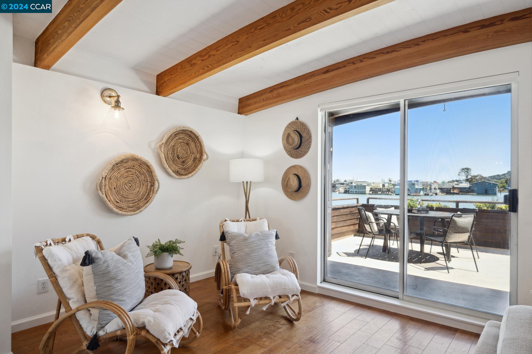 Detail Gallery Image 13 of 52 For 14 Gate 6 1/2 Road, Sausalito,  CA 94965 - 3 Beds | 2 Baths