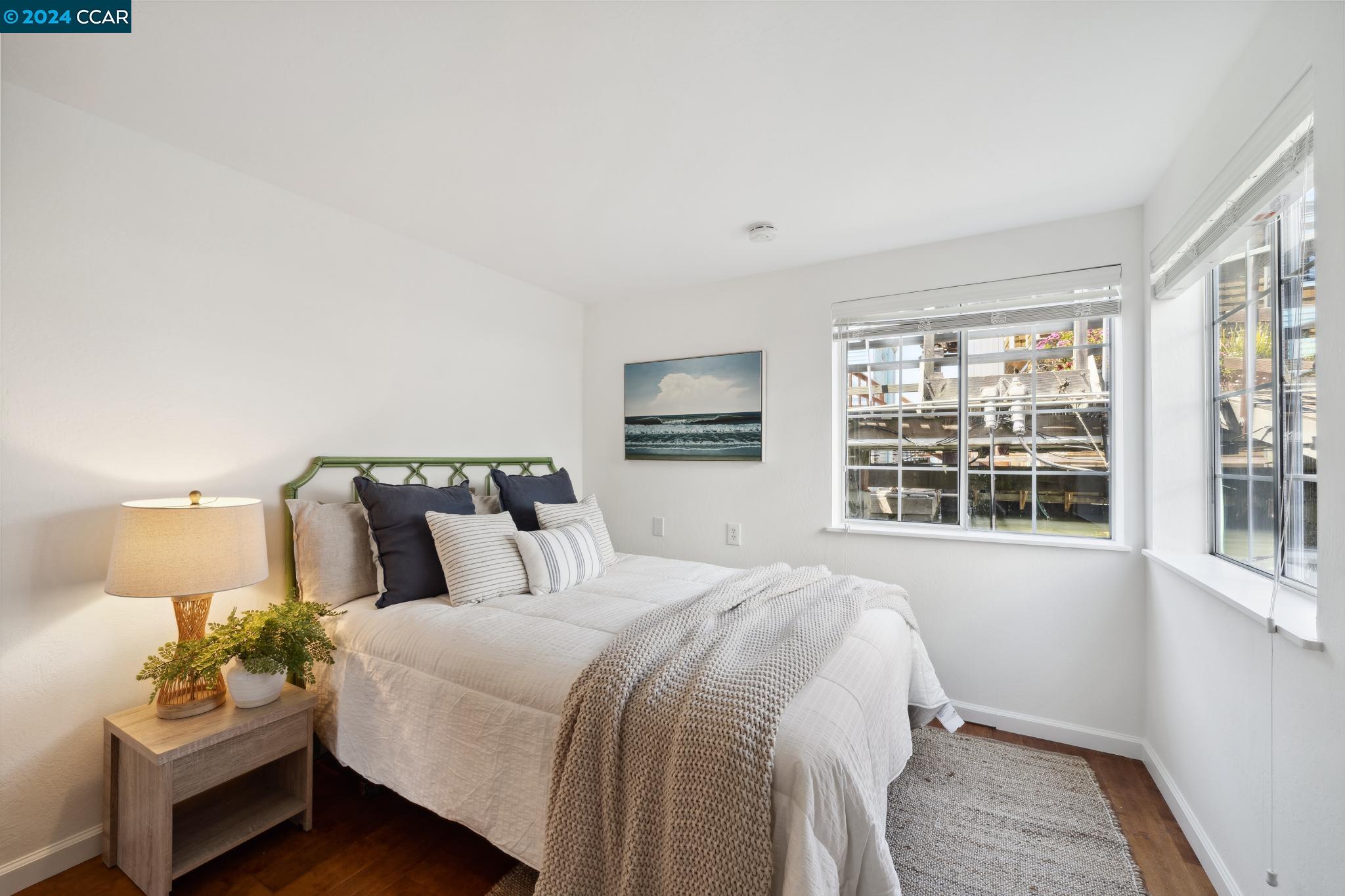 Detail Gallery Image 28 of 52 For 14 Gate 6 1/2 Road, Sausalito,  CA 94965 - 3 Beds | 2 Baths