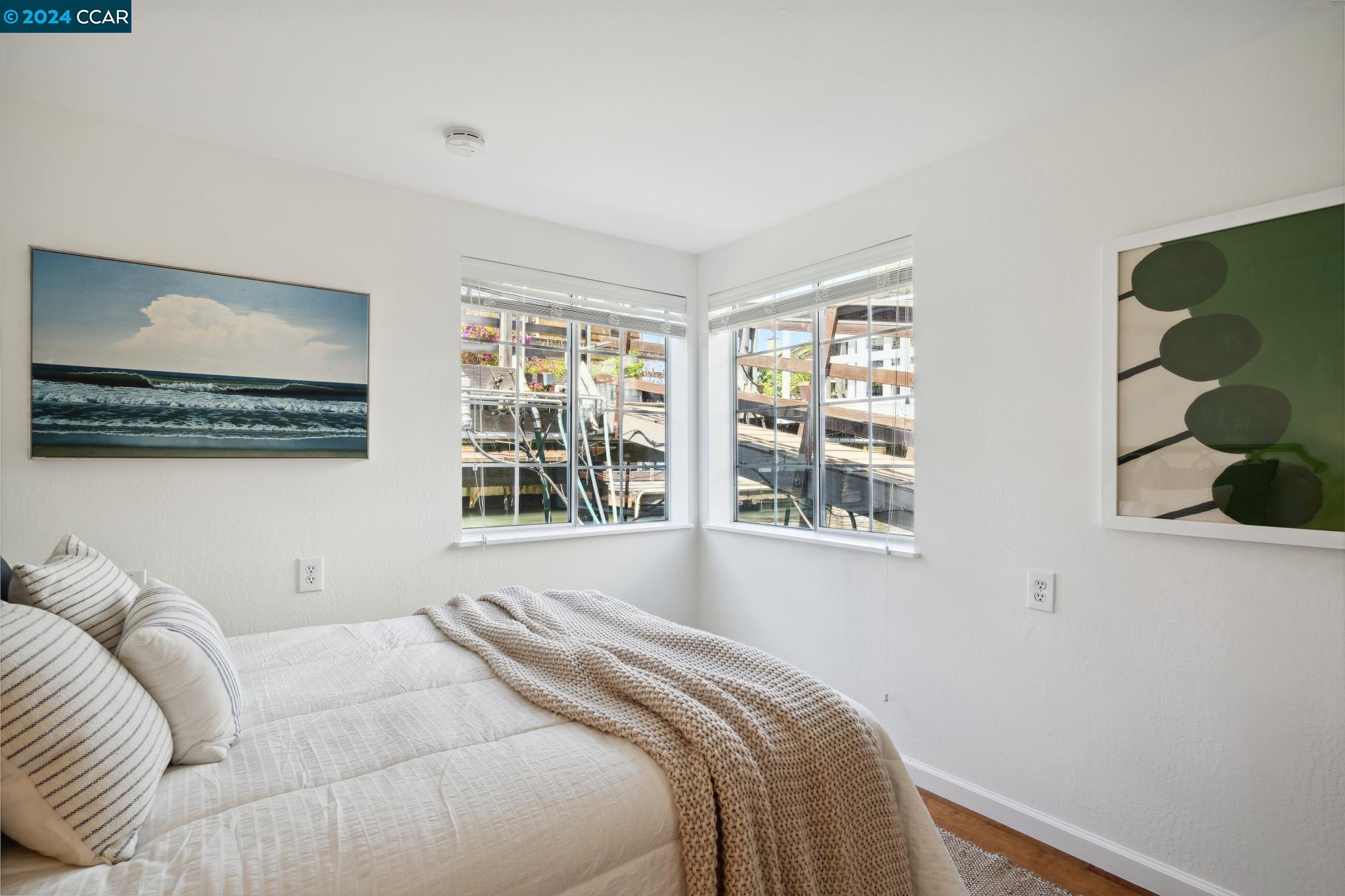 Detail Gallery Image 29 of 52 For 14 Gate 6 1/2 Road, Sausalito,  CA 94965 - 3 Beds | 2 Baths