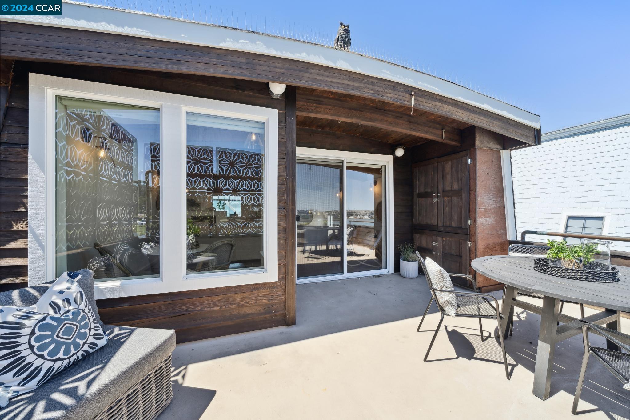 Detail Gallery Image 32 of 52 For 14 Gate 6 1/2 Road, Sausalito,  CA 94965 - 3 Beds | 2 Baths