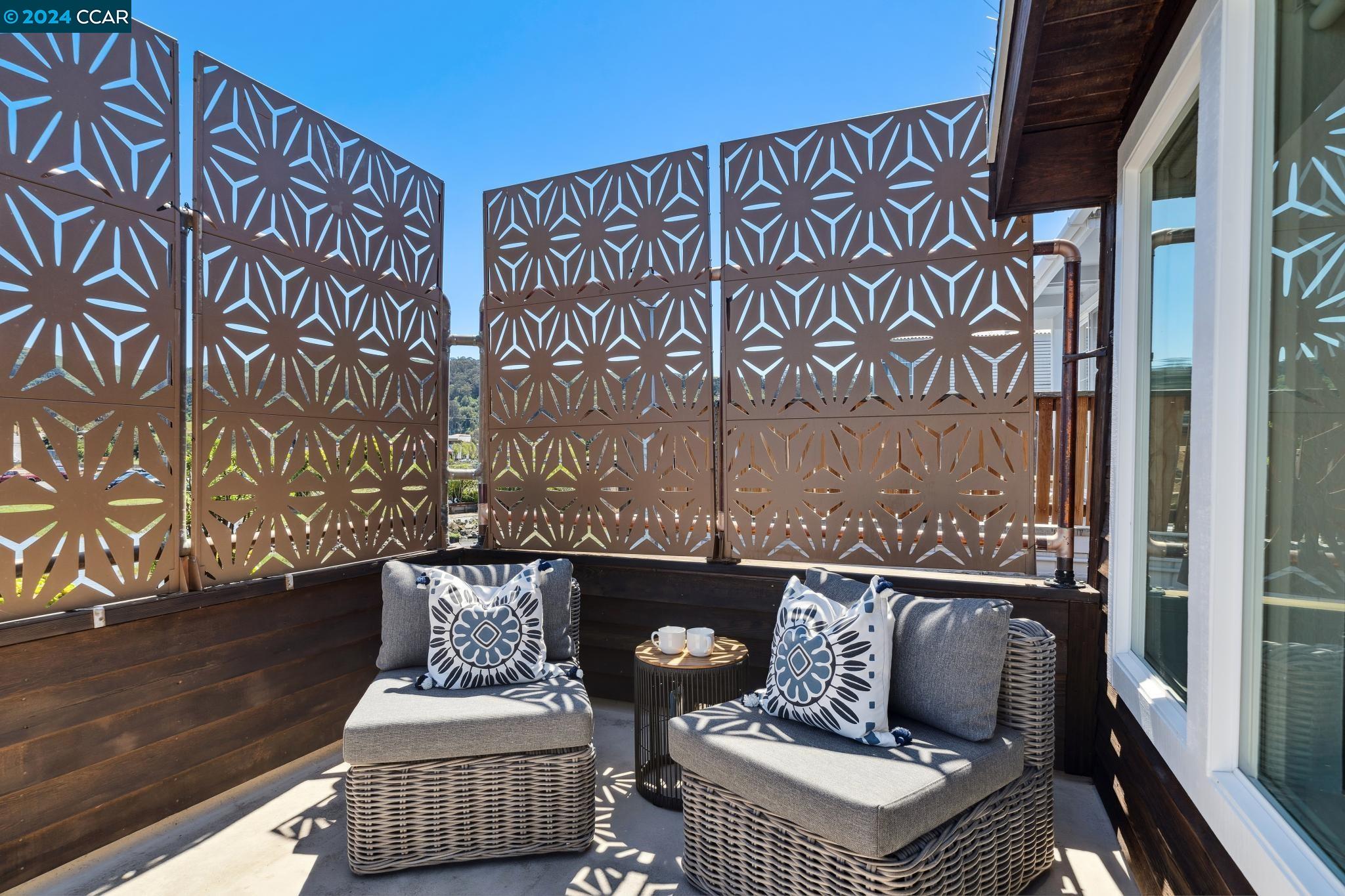 Detail Gallery Image 35 of 52 For 14 Gate 6 1/2 Road, Sausalito,  CA 94965 - 3 Beds | 2 Baths