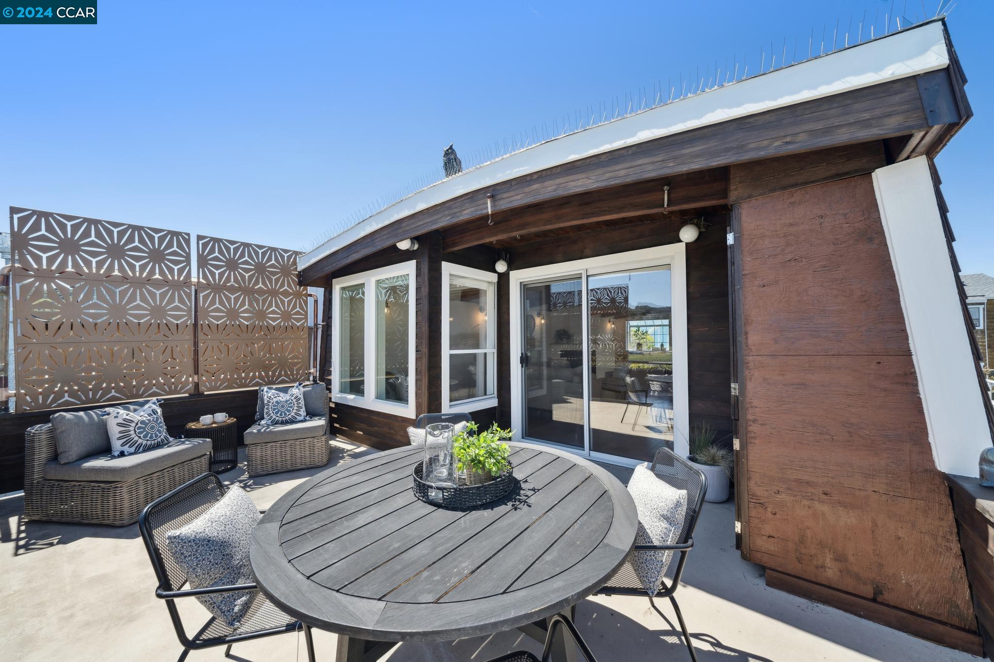 Detail Gallery Image 36 of 52 For 14 Gate 6 1/2 Road, Sausalito,  CA 94965 - 3 Beds | 2 Baths