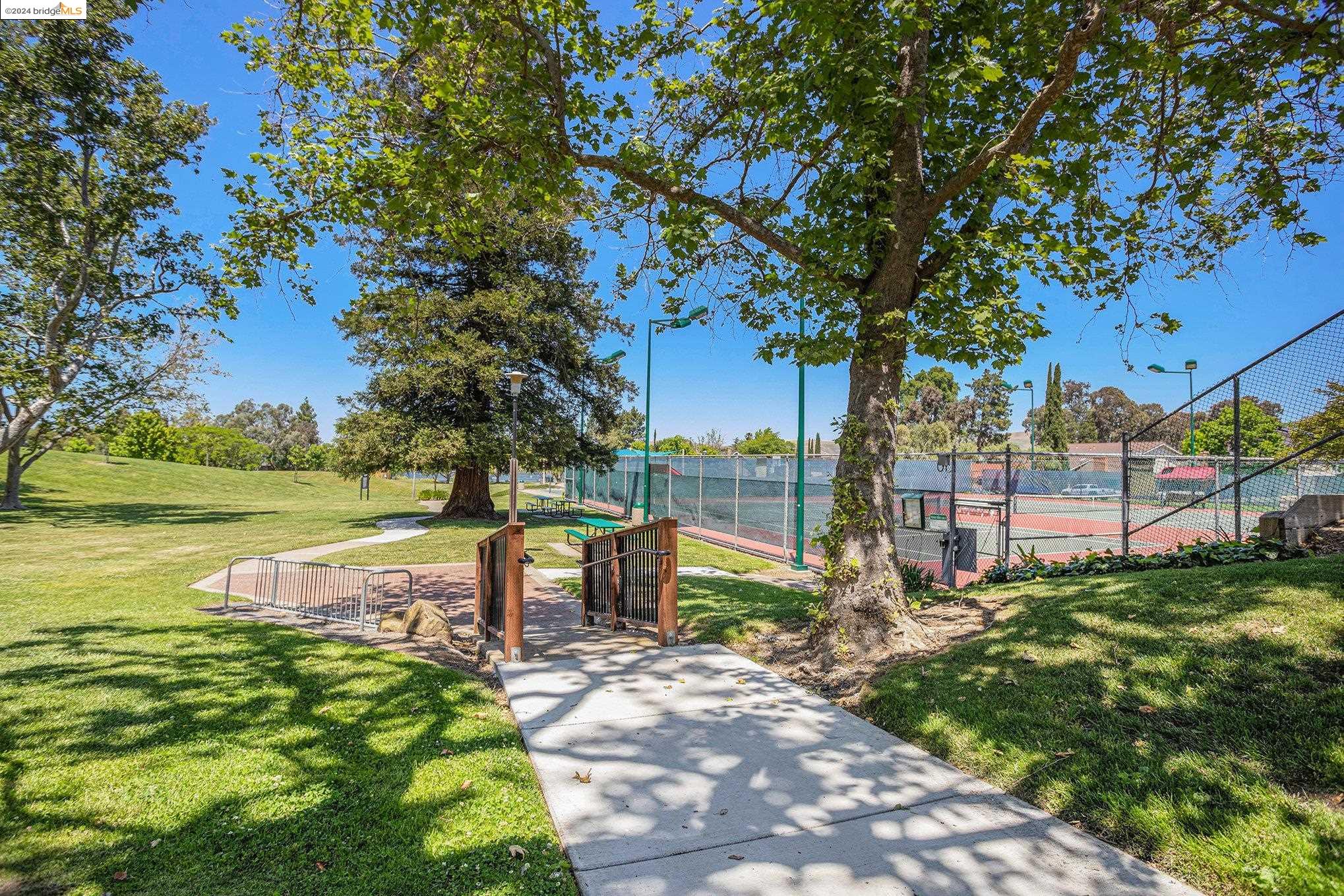 Detail Gallery Image 30 of 38 For 4410 Spoonwood Ct., Concord,  CA 94521 - 4 Beds | 2 Baths