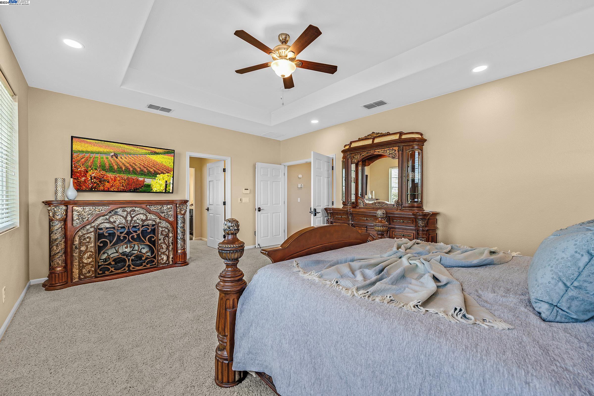 Detail Gallery Image 13 of 54 For 27836 Gerhart Ln, Tracy,  CA 95304-8173 - 5 Beds | 3/1 Baths