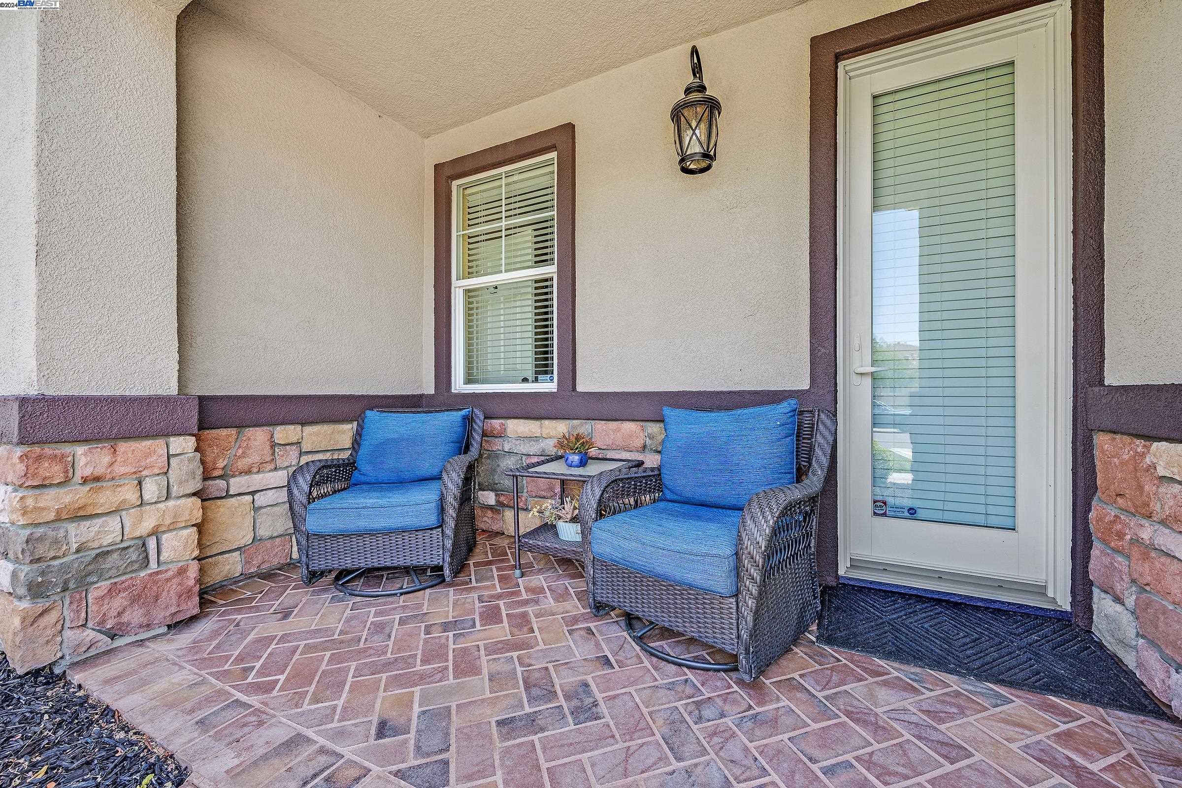 Detail Gallery Image 5 of 54 For 27836 Gerhart Ln, Tracy,  CA 95304-8173 - 5 Beds | 3/1 Baths