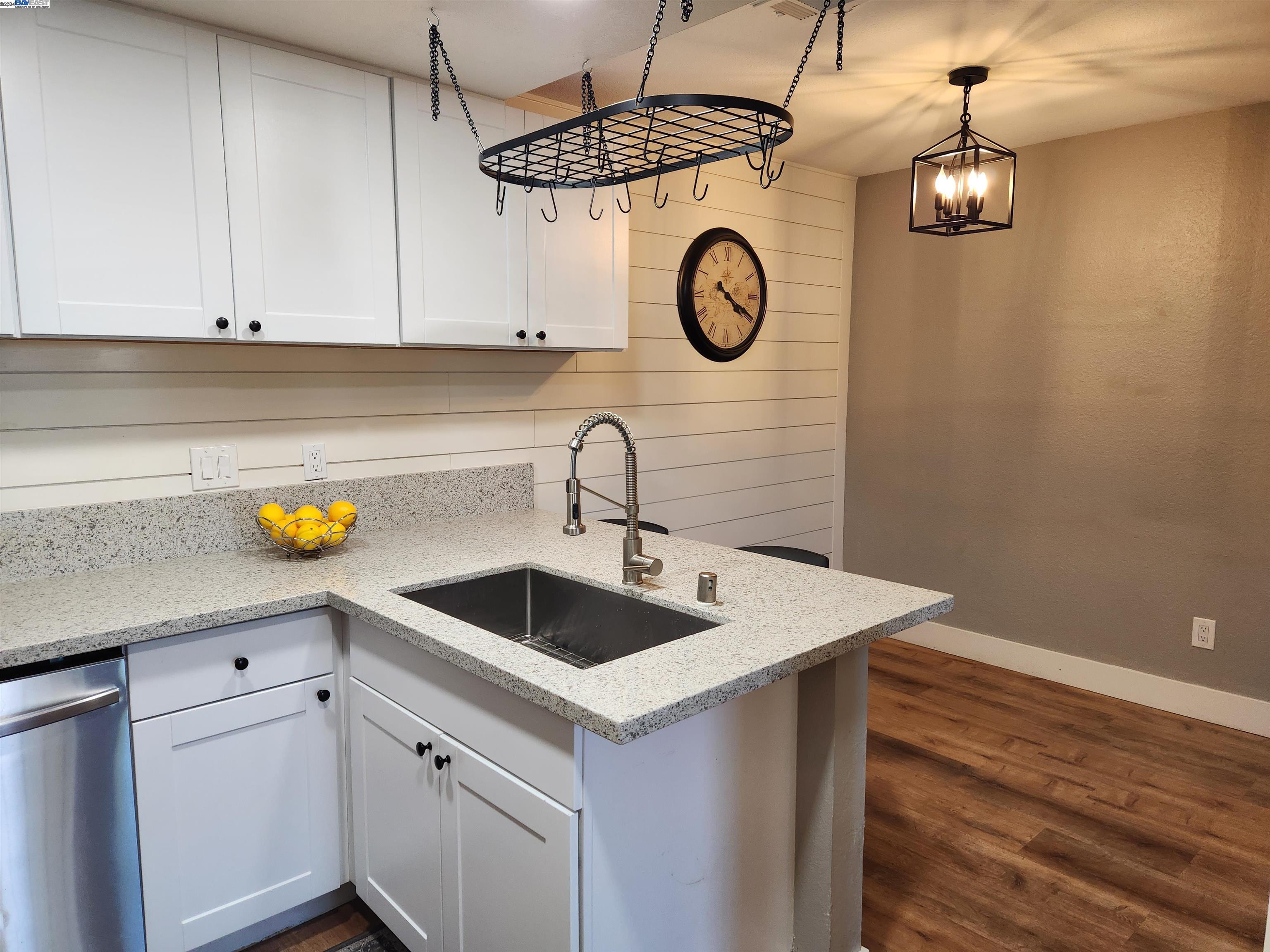 Photo #5: 41059387 Listing 