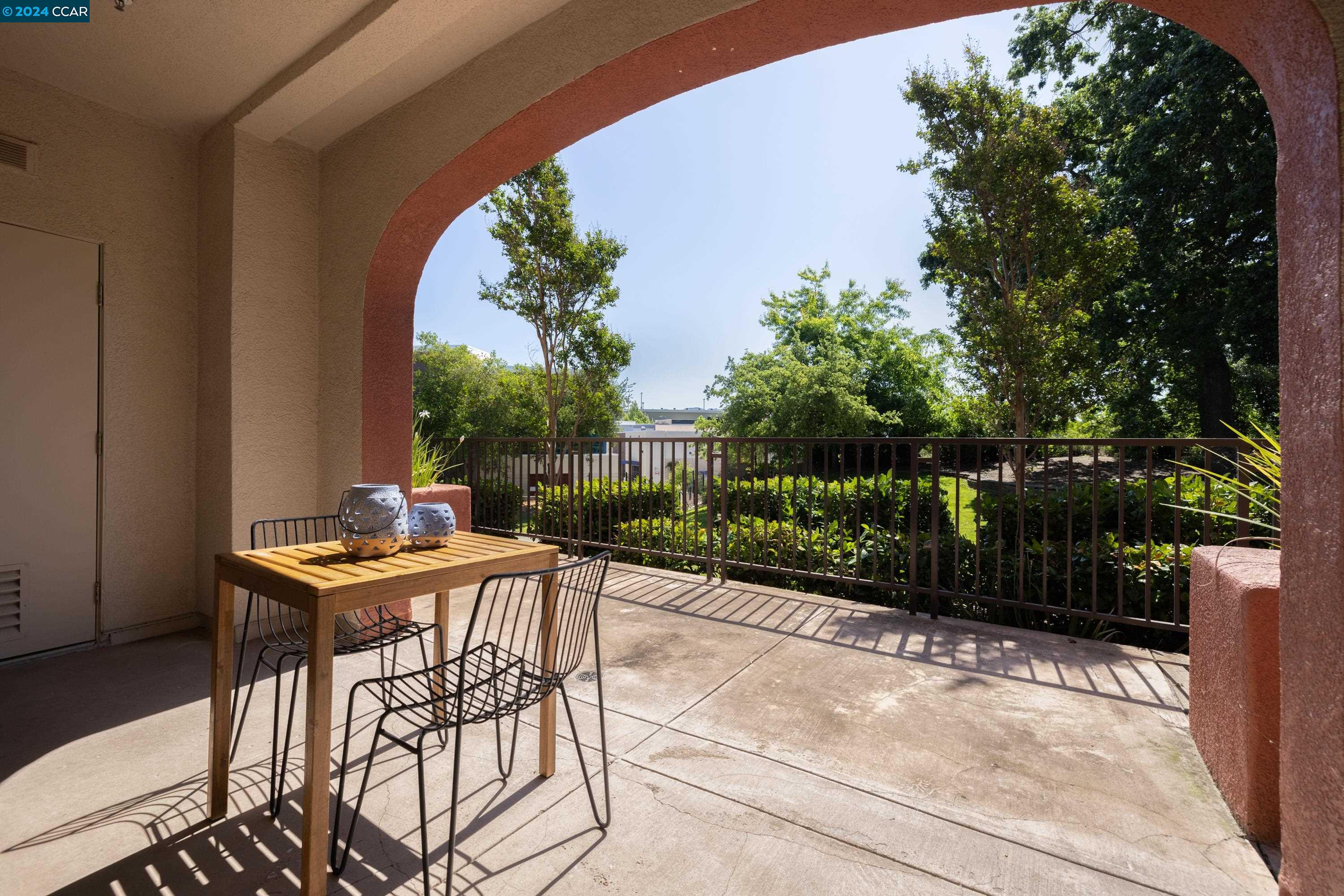 Detail Gallery Image 14 of 34 For 1800 Alma Ave #108,  Walnut Creek,  CA 94596 - 3 Beds | 2 Baths
