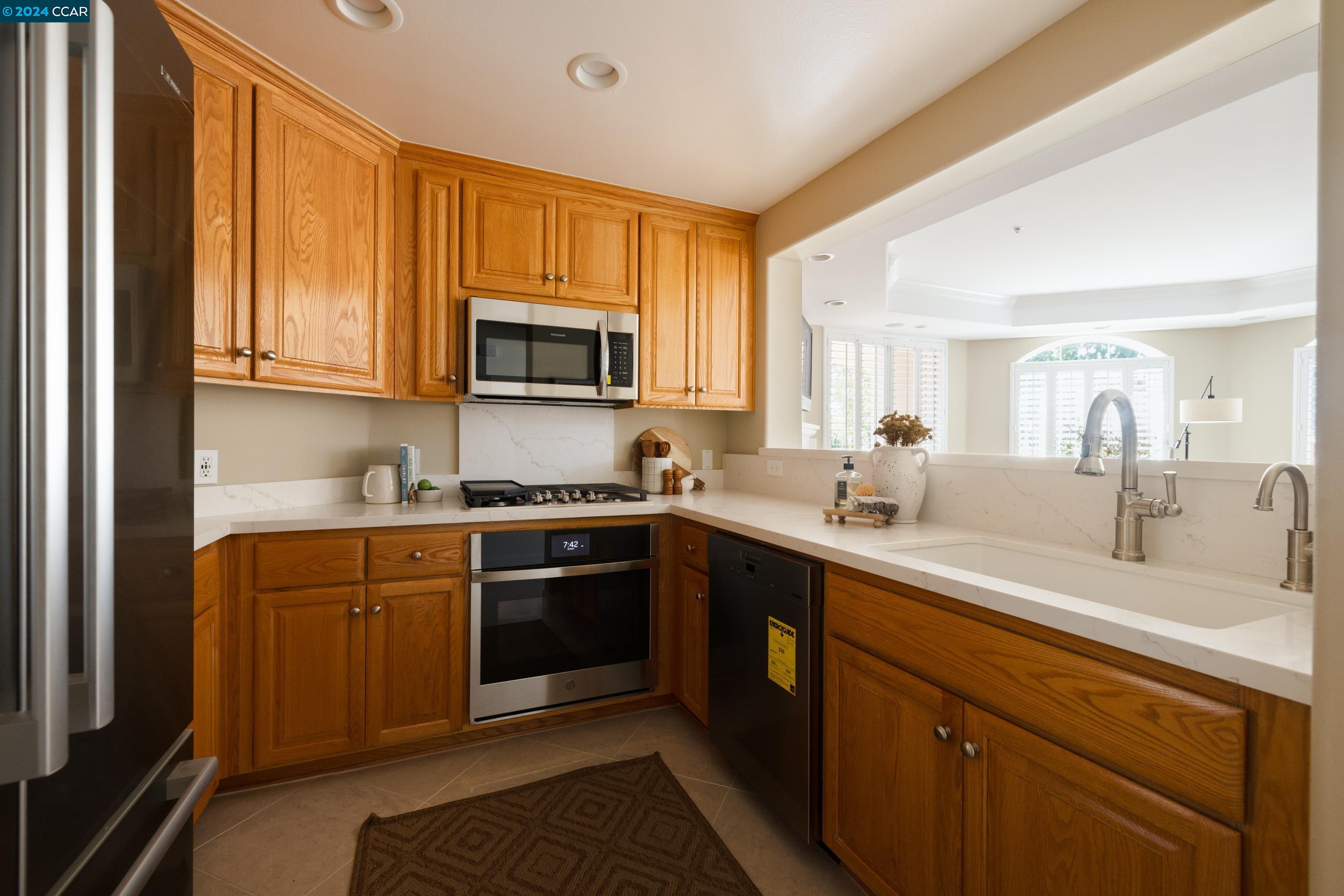 Detail Gallery Image 8 of 34 For 1800 Alma Ave #108,  Walnut Creek,  CA 94596 - 3 Beds | 2 Baths